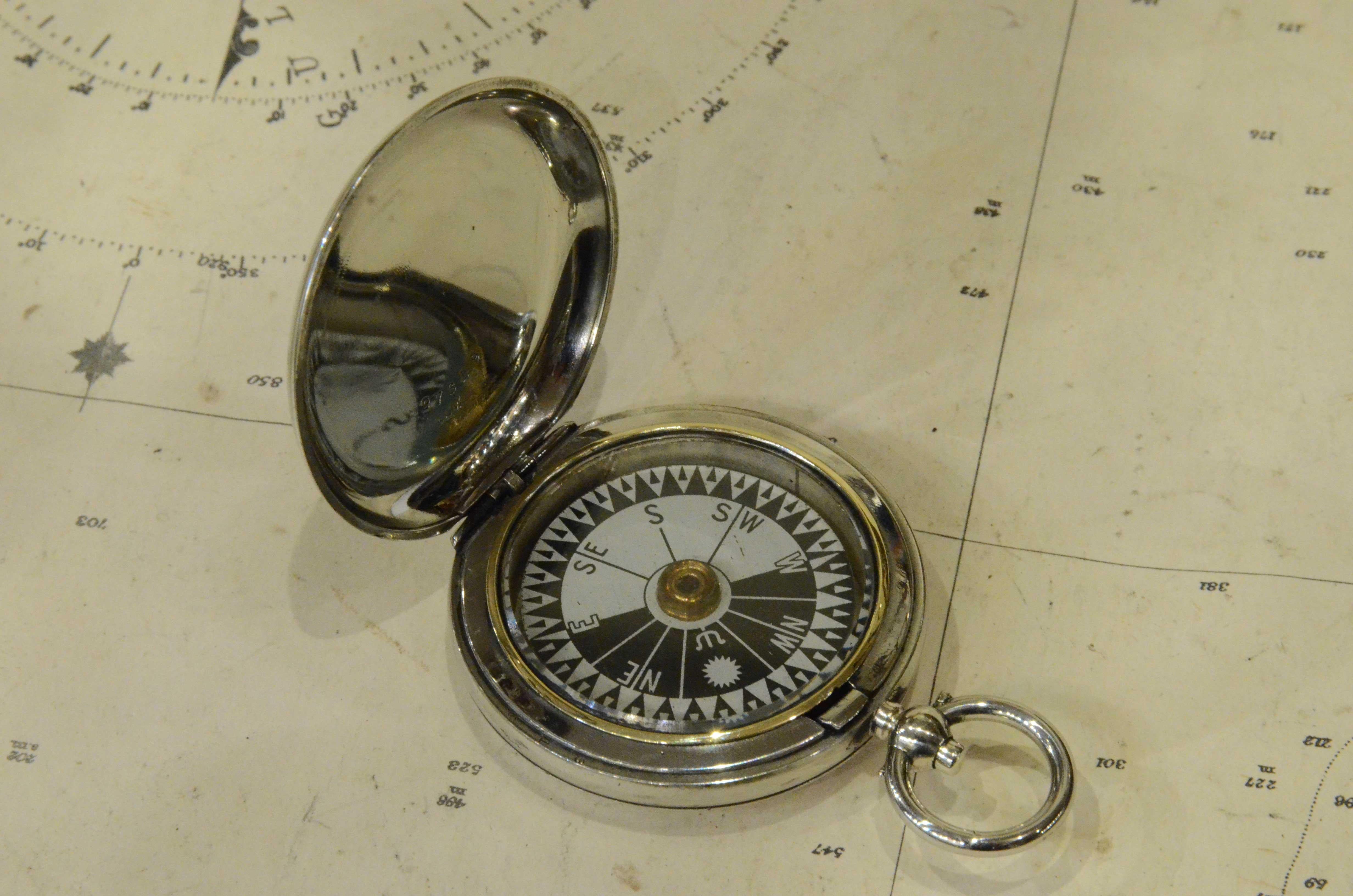 1916er Tasche Magnetisches Kompass für Raf Officers Antike Vermessungsmaße im Zustand „Gut“ im Angebot in Milan, IT