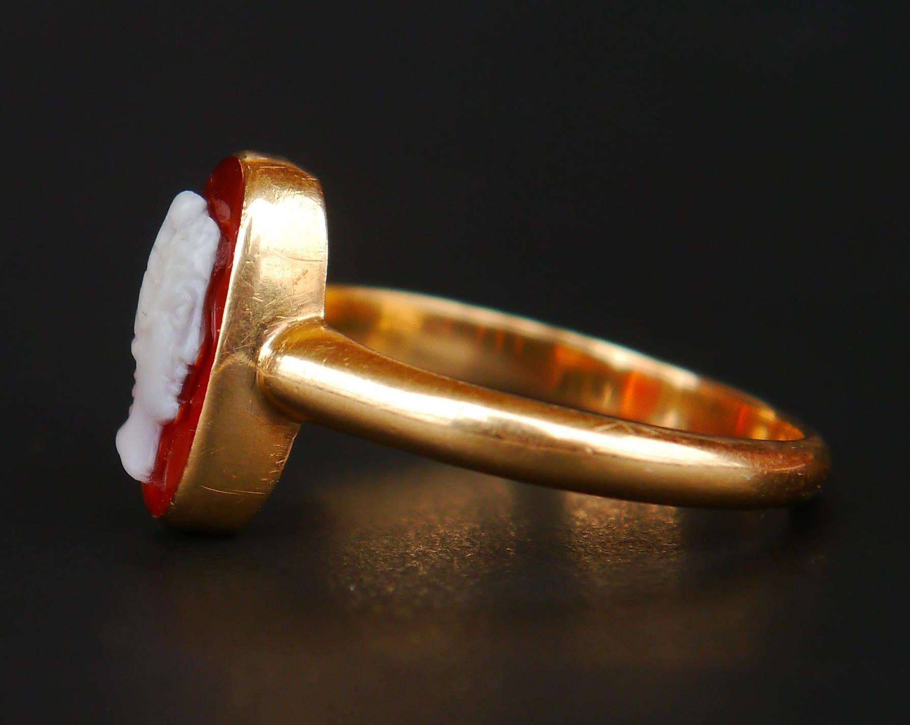 Women's or Men's 1917 Antique Signet Carnelian Stone Cameo solid Ring 18K Gold ØUS 7.75 / 2.8gr For Sale