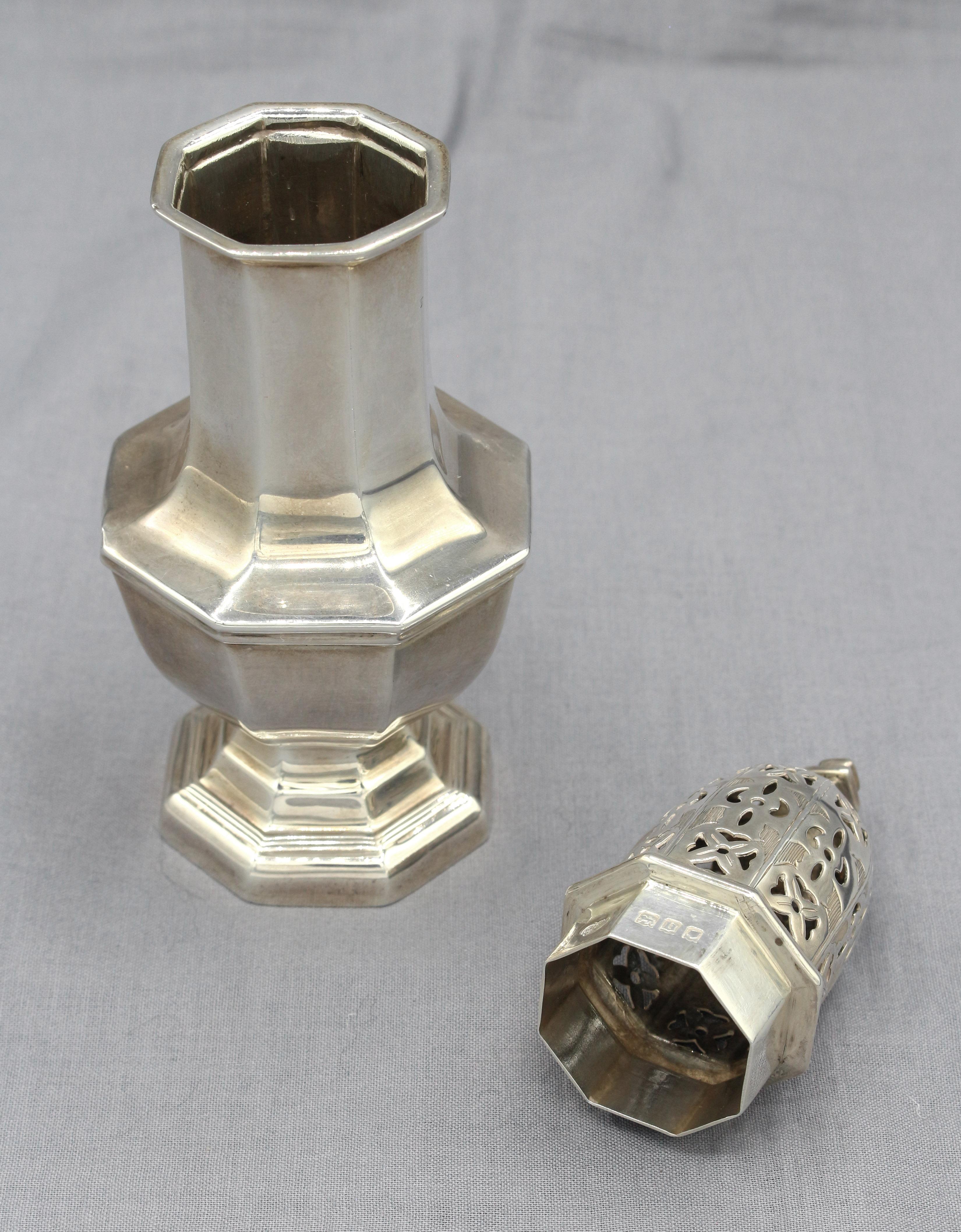 Neoclassical 1917 Sterling Silver Sugar Caster by Goldsmiths & Silversmiths of London For Sale