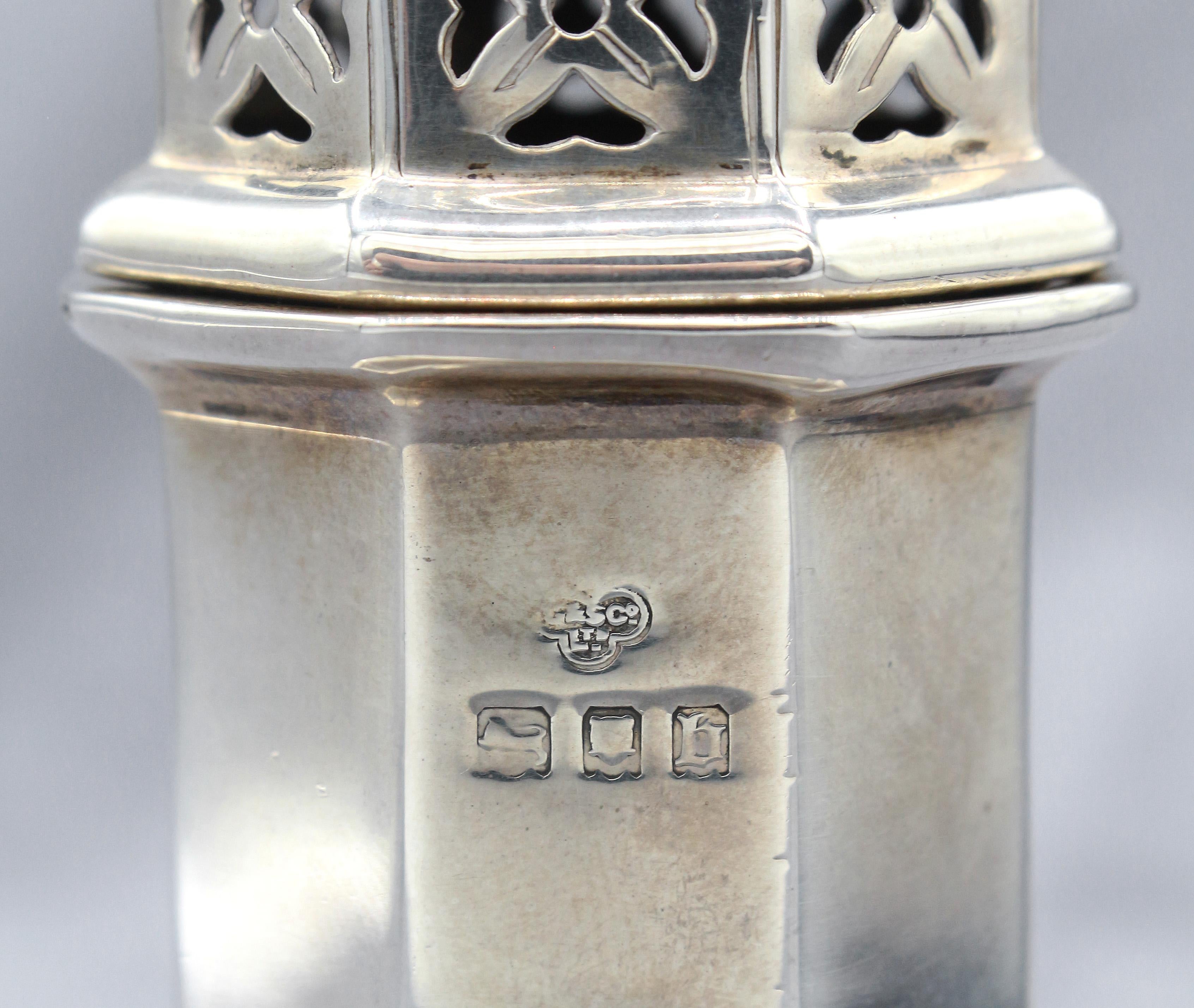 Early 20th Century 1917 Sterling Silver Sugar Caster by Goldsmiths & Silversmiths of London For Sale