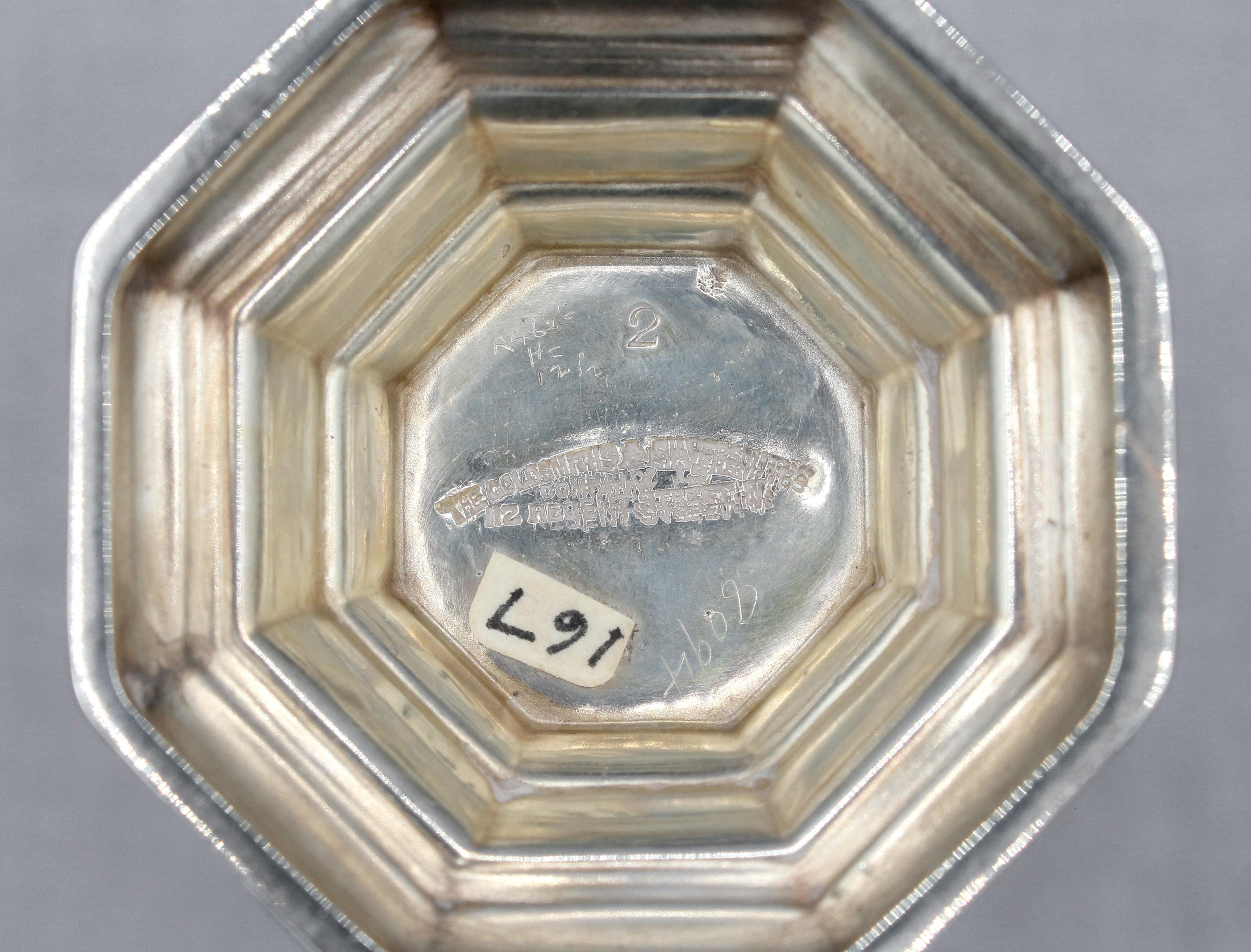 Azucarero de plata de ley de 1917 de Goldsmiths & Silversmiths of London en venta 1