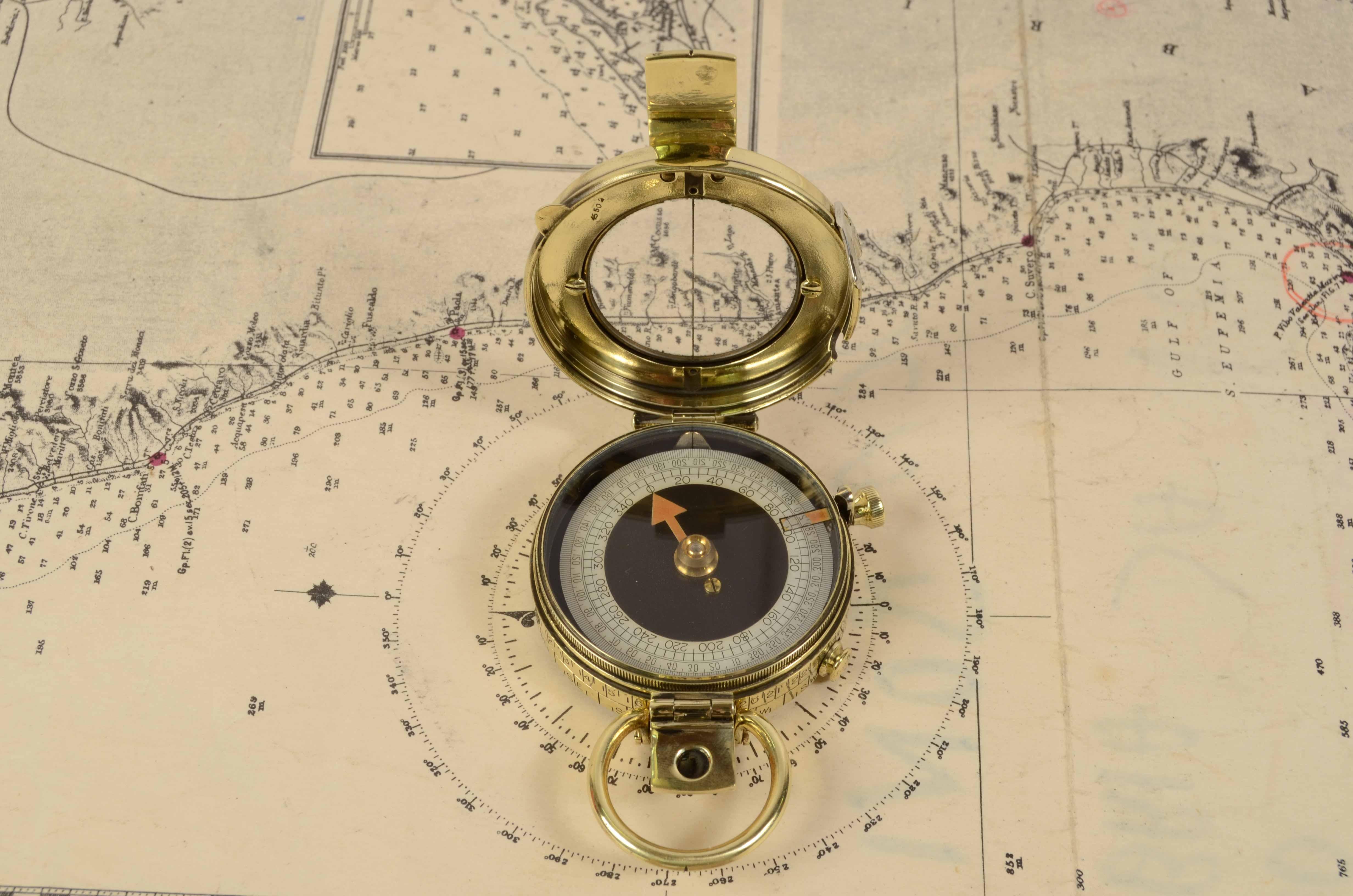 Early 20th Century 1917s Prismatic Magnetic Pocket Compass Signed F-L Antique Marine Navigation