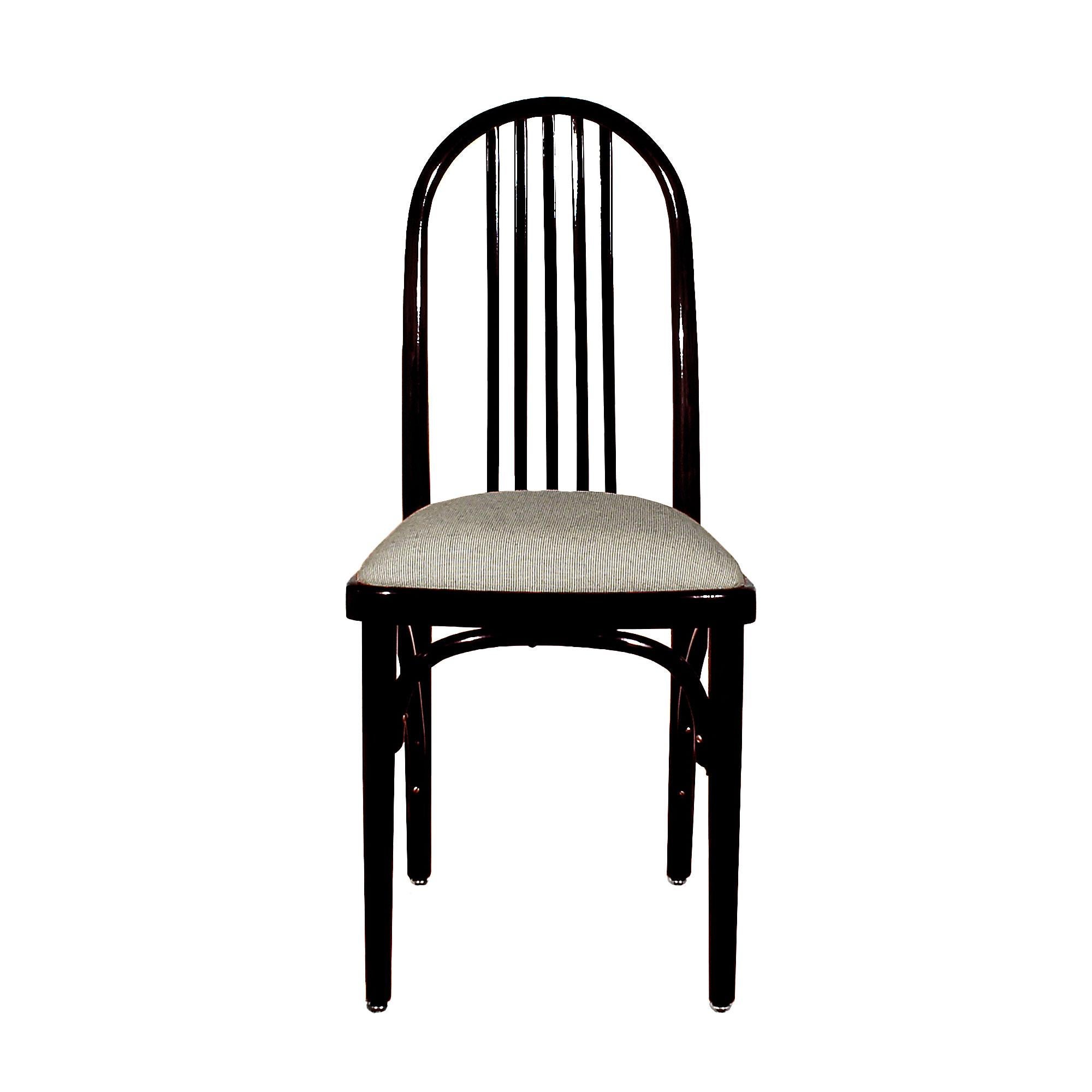 Set of Eight Art Nouveau Chairs Model 639 by Thonet, Cotton - Czechoslovakia In Good Condition For Sale In Girona, ES