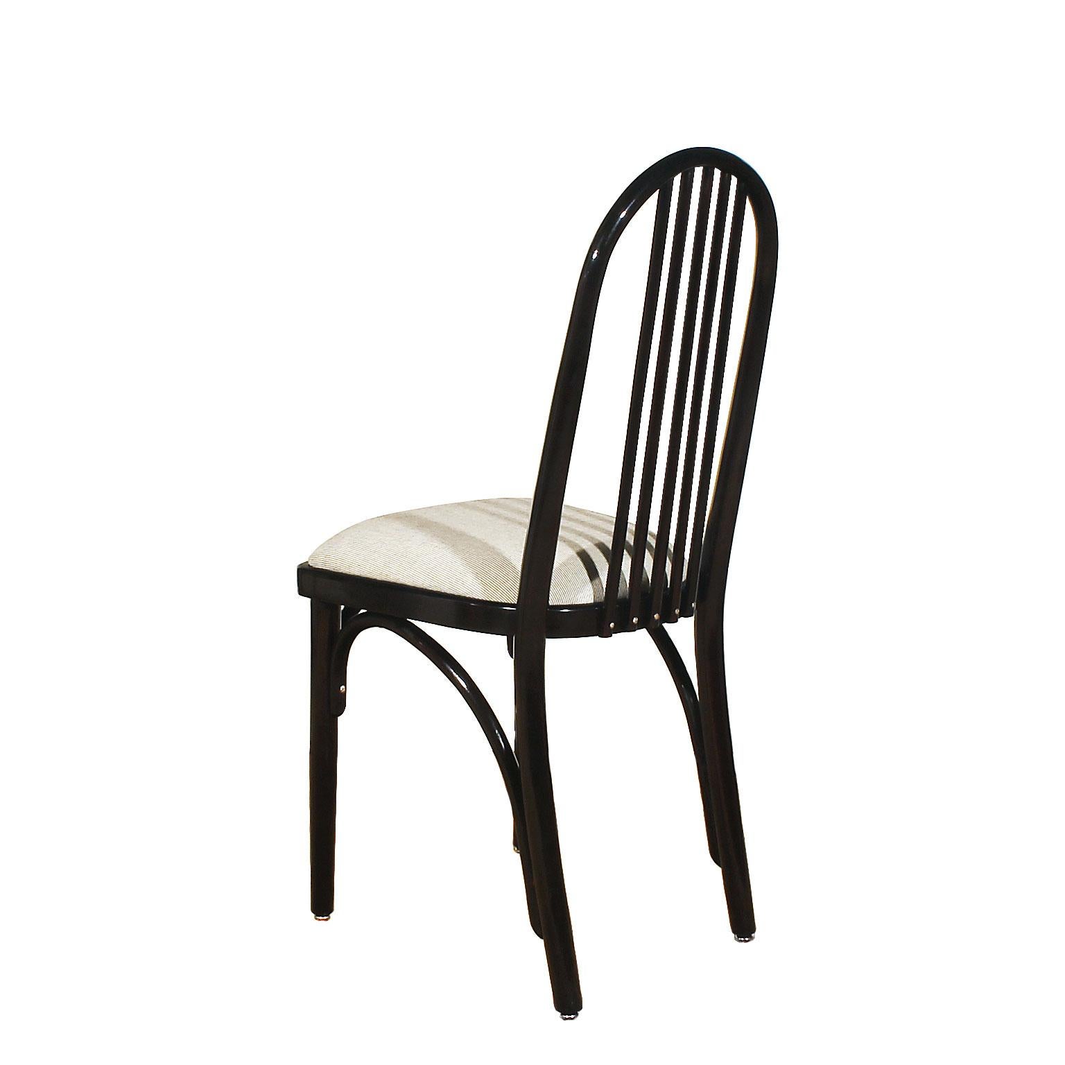 Set of Eight Art Nouveau Chairs Model 639 by Thonet, Cotton - Czechoslovakia For Sale 1