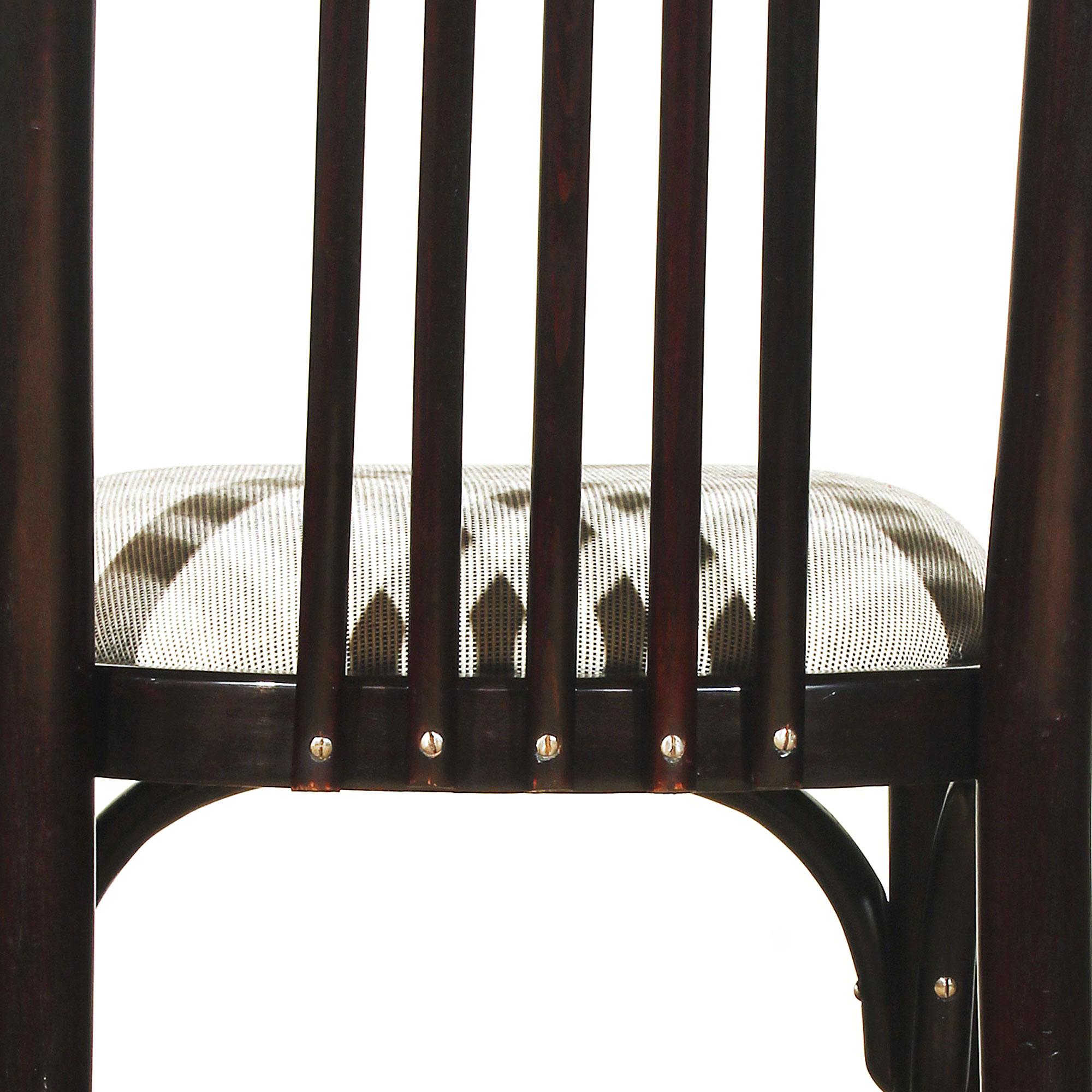 Satz von acht Jugendstilstühlen Modell 639 von Thonet, Baumwolle – Tschechoslowakei im Angebot 2