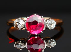 1918 Antique 3 stones Ring Ruby Diamonds 18K Gold Platinum Ø US 8.75 / 3.1gr