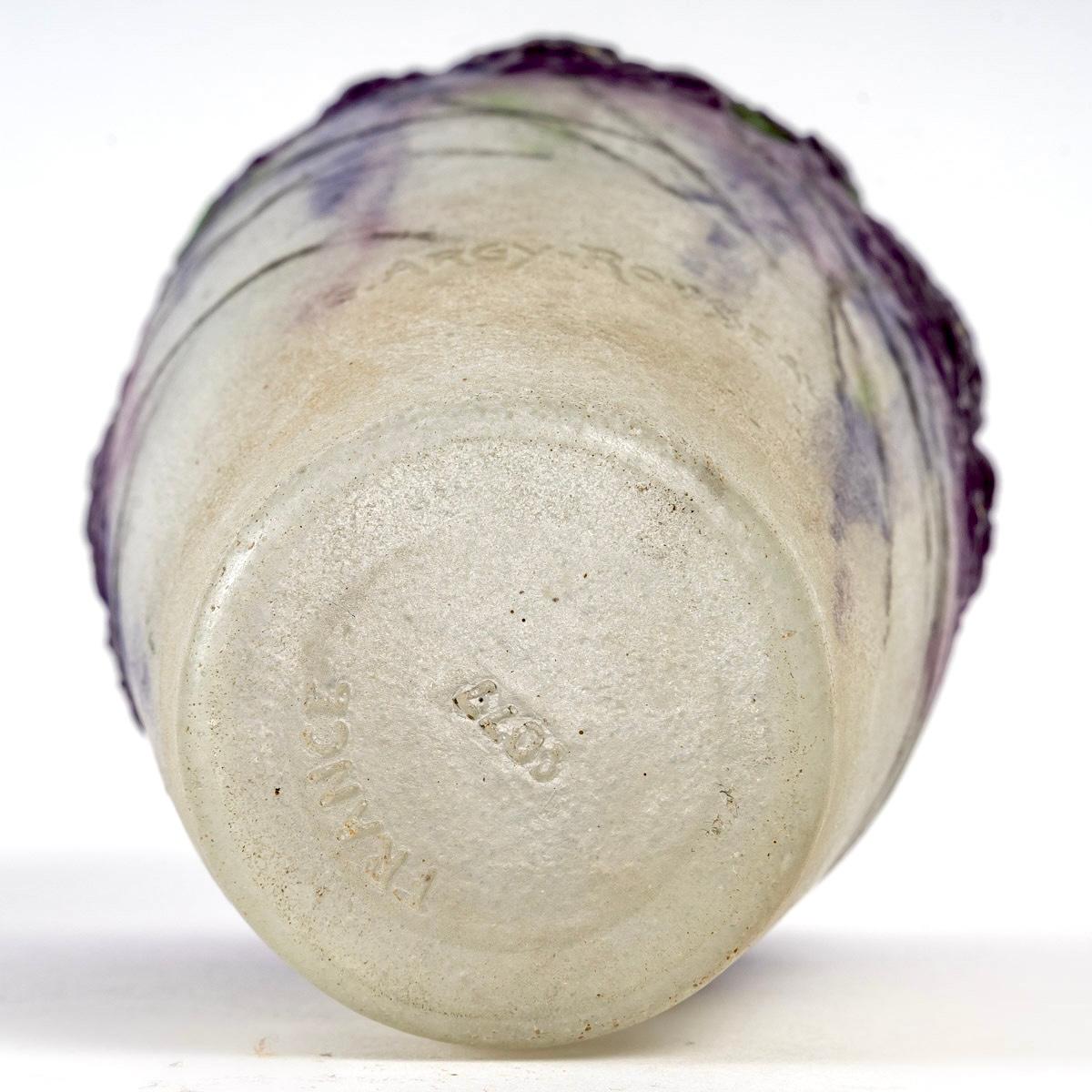 1918 Gabriel Argy-Rousseau, Vase Violette De Parme Pate De Verre Glass In Good Condition In Boulogne Billancourt, FR