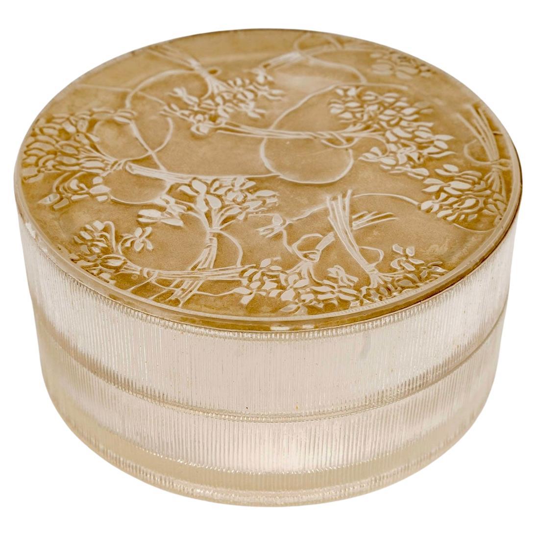 1918 René Lalique Boîte Un Jour Viendra Verre Patine Sépia pour Aris en vente