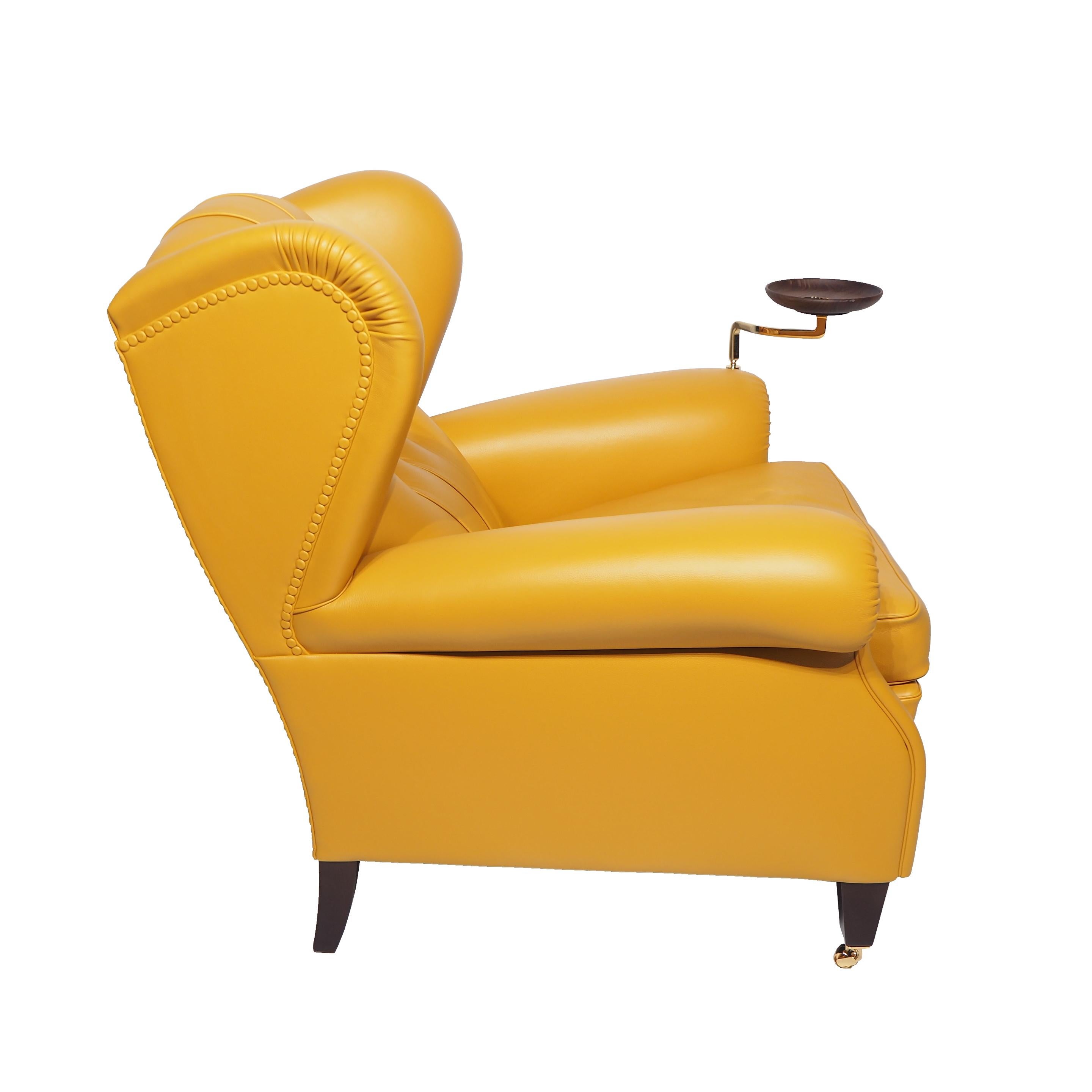 The “1919” armchair, named after the year in which it was designed, is actually archived under the code “128”. It is thought that it was custom-designed by Renzo Frau for Filiberto Ludovico of Savoy, Duke of Pistoia. Despite being commissioned by a