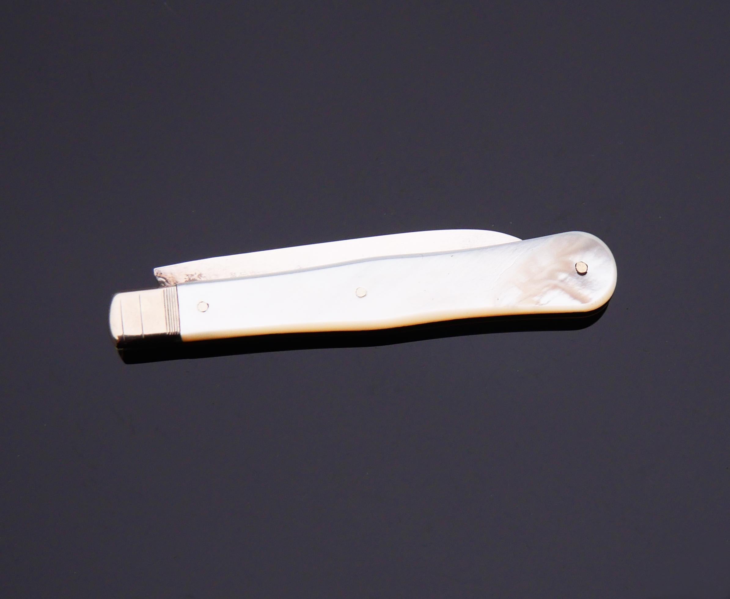 Jugendstil 1919 Fruit Pocket Knife solid Sterling Silver Mother of Pearl / 17gr For Sale