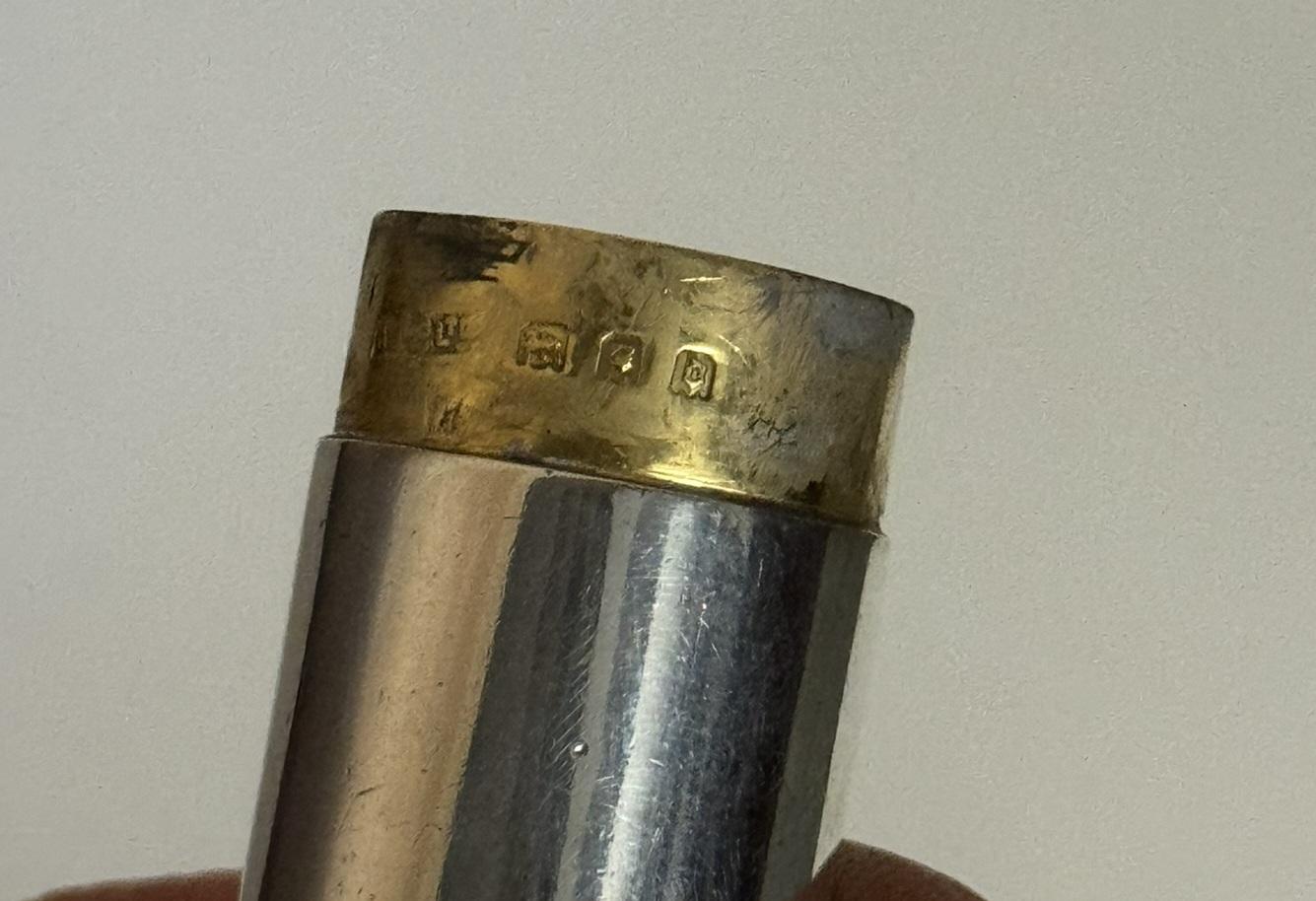 1919 HALLMARKED STERLiNG SILBER GOLD GILT ASPREY & CO LONDON PILL BOTTLE OR TUBE 2