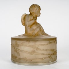 1919 René Lalique Box Amour Assis Glass with Sepia Patina Cherub Putti