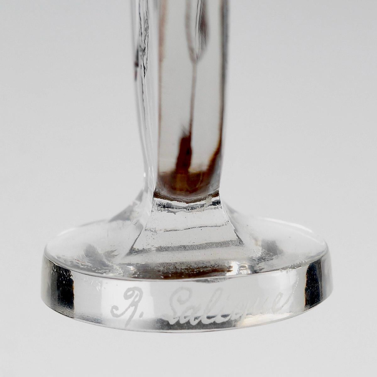 Molded 1919 René Lalique Cachet Figurine Se Balancant Glass Grey Patina