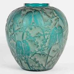 1919 René Lalique - Green-tinted Parakeet Vase