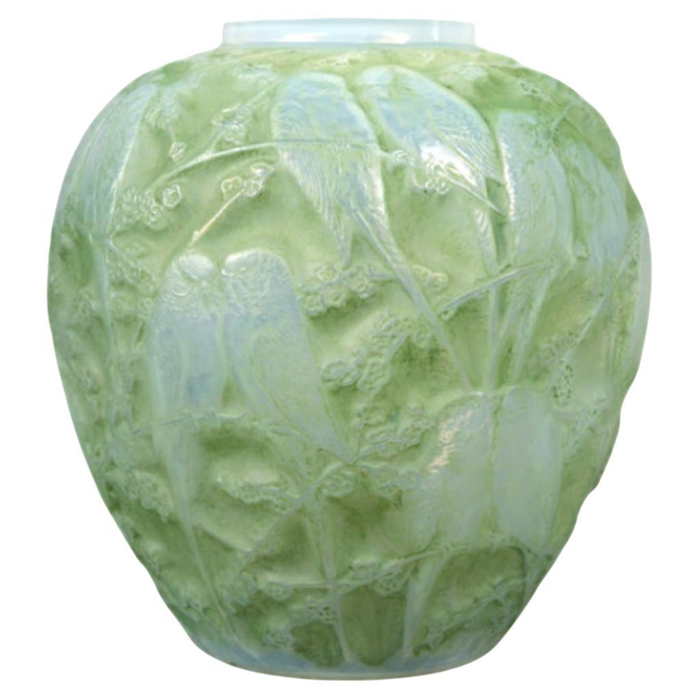 1919 - René Lalique: "Vaso opalescente "Pappagallini