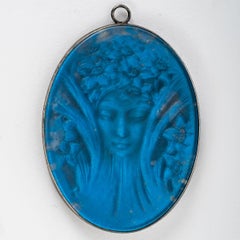 1919 René Lalique, Pendant Mirror Tete Frostred Glass on Electric Blue Foil