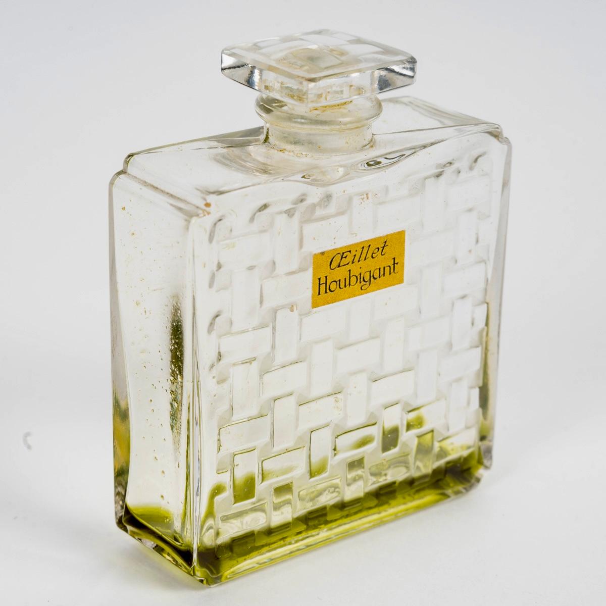 Francese 1919 René Lalique - Bottiglia di profumo Oeillet Garofano in vetro per Houbigant in vendita