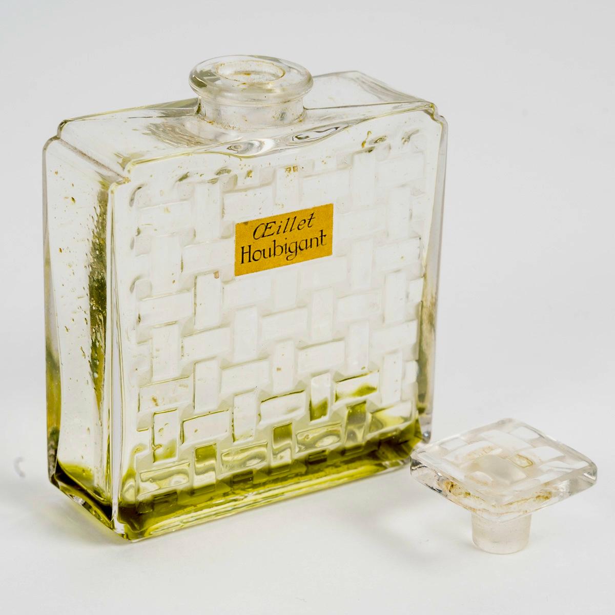 1919 René Lalique - Parfümflasche Oeillet Nelke Glas für Houbigant (Geformt) im Angebot