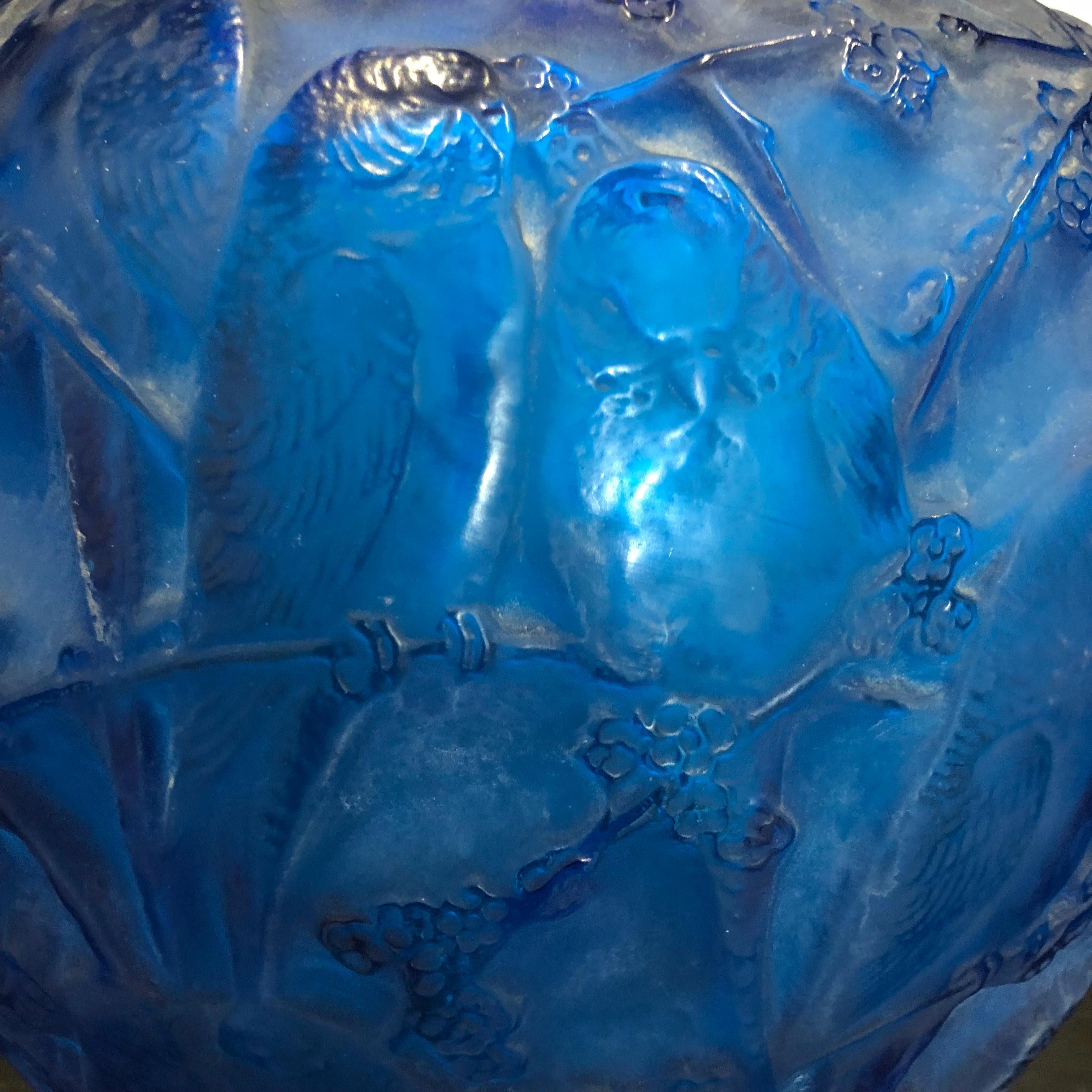 French 1919 Rene Lalique Perruches Vase Electric Blue Glass, Parrots