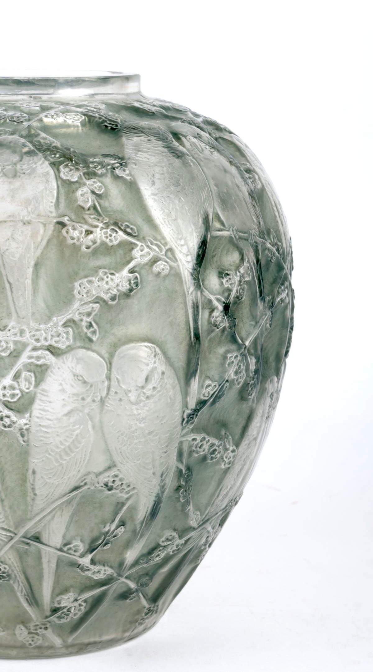 Art Deco 1919 Rene Lalique Perruches Vase Frosted Glass with Grey Green Patina, Parrots
