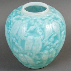 1919 Rene Lalique Vase Perruches Cased Weiß Opalescent Glas Blau Patina