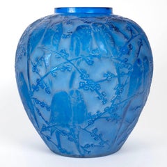 1919 René Lalique, Vase Perruches Electric Blue Glass with White Patina