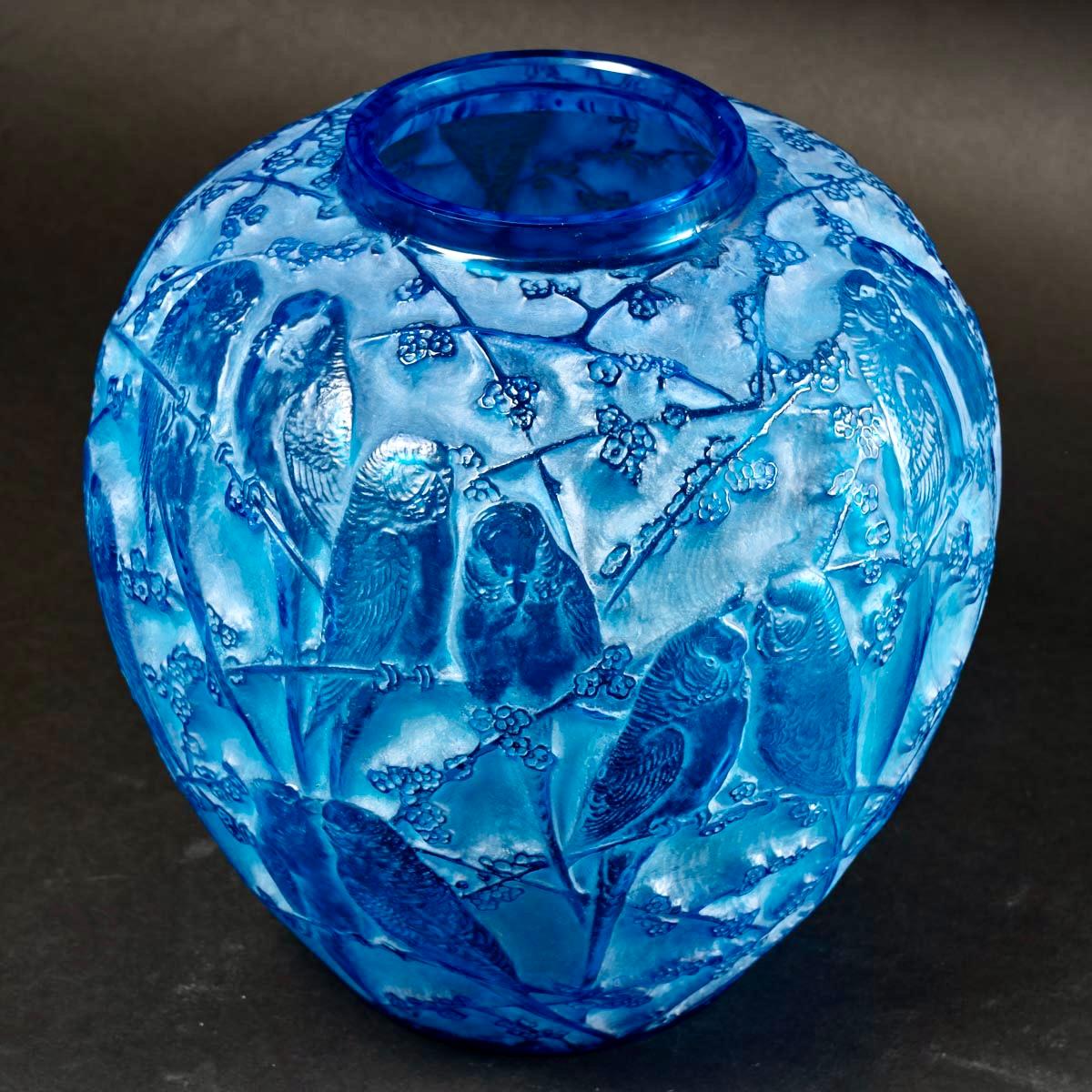 Early 20th Century 1919 René Lalique, Vase Perruches Electric Blue Glass with White Patina For Sale
