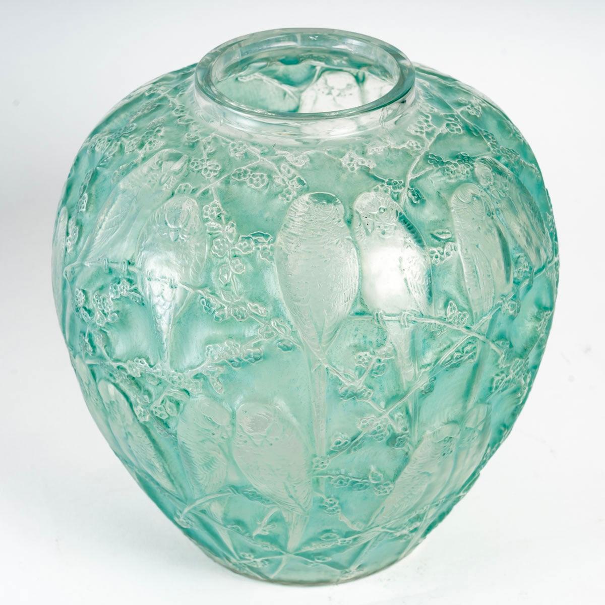 Art Deco 1919 René Lalique, Vase Perruches Frosted Glass with Green Blue Patina