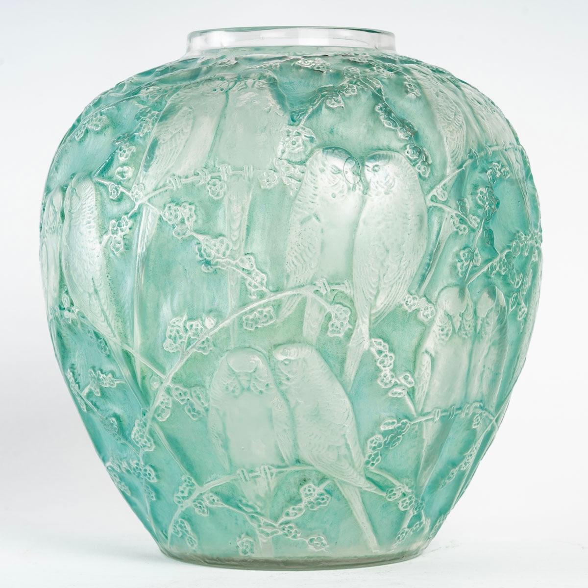 French 1919 René Lalique, Vase Perruches Frosted Glass with Green Blue Patina