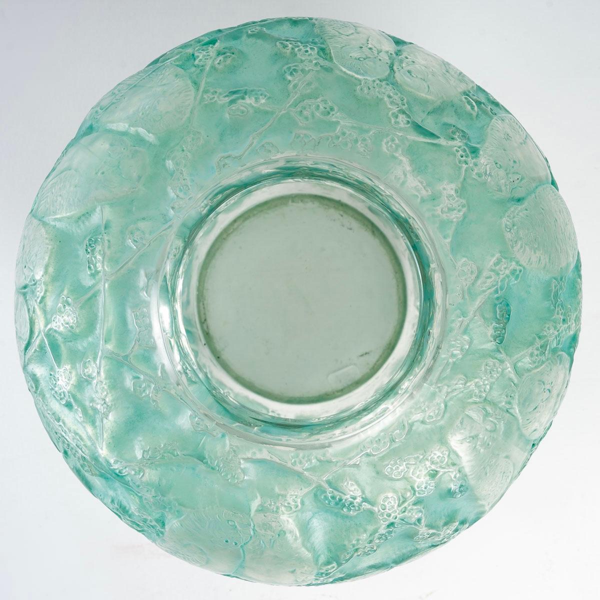 Molded 1919 René Lalique, Vase Perruches Frosted Glass with Green Blue Patina