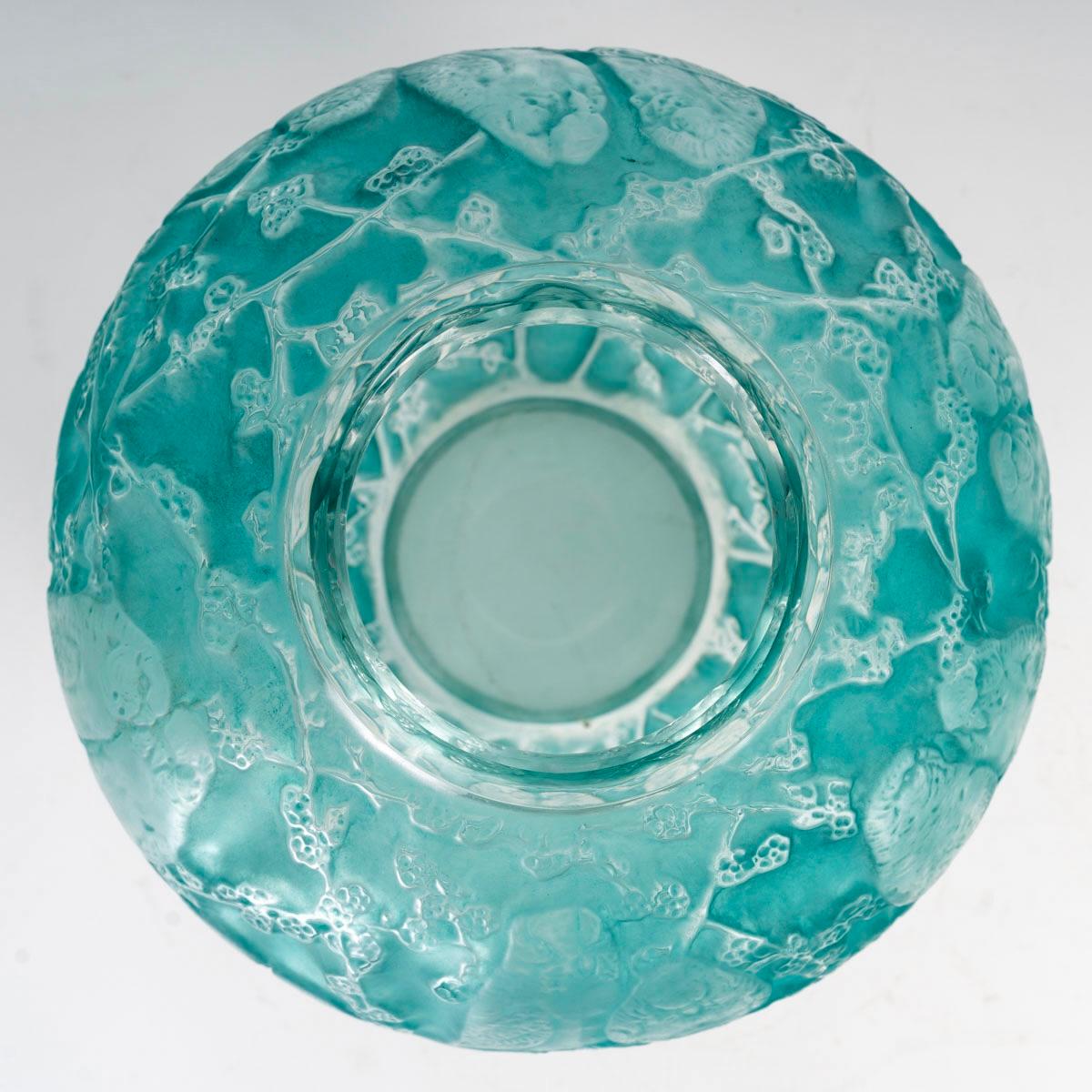 French 1919 René Lalique - Vase Perruches Parrots Glass With Turquoise Patina