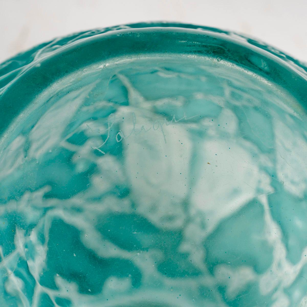 1919 René Lalique - Vase Perruches Parrots Glass With Turquoise Patina In Good Condition In Boulogne Billancourt, FR