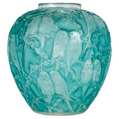 1919 René Lalique - Vase Perruches Parrots Glass With Turquoise Patina