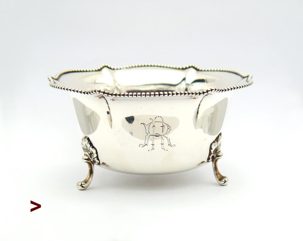 Old Norwegian Silver Bowl in Neo - Rococo shapes on three carved legs, engraved 30.10 .1919 and monogrammed R. K or K. R 

Norwegian hallmarks confirming Silver 830- 925 alloy,marks of a maker / not known.

In fine used condition. Some tarnish,