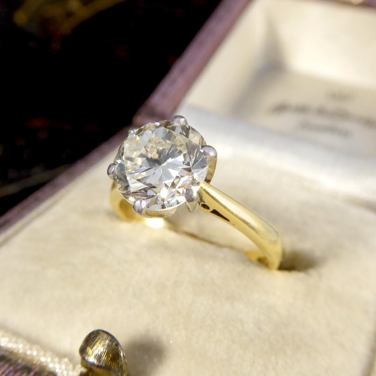 1.91ct Brilliant Cut Diamond Solitaire Ring in 18ct Yellow and White Gold (Bague solitaire en or jaune et blanc de 1.91ct) en vente 2