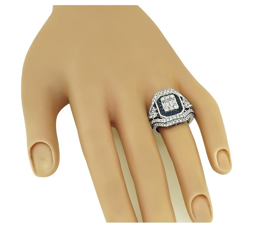 Dies ist ein erstaunlicher Ring aus 14 Karat Weißgold. Der Ring ist mit funkelnden Diamanten im Rund- und Baguetteschliff besetzt, die etwa 1,91 ct wiegen. Die Farbe der Diamanten ist H-I mit VS-Reinheit. Die Diamanten werden durch hübsche,