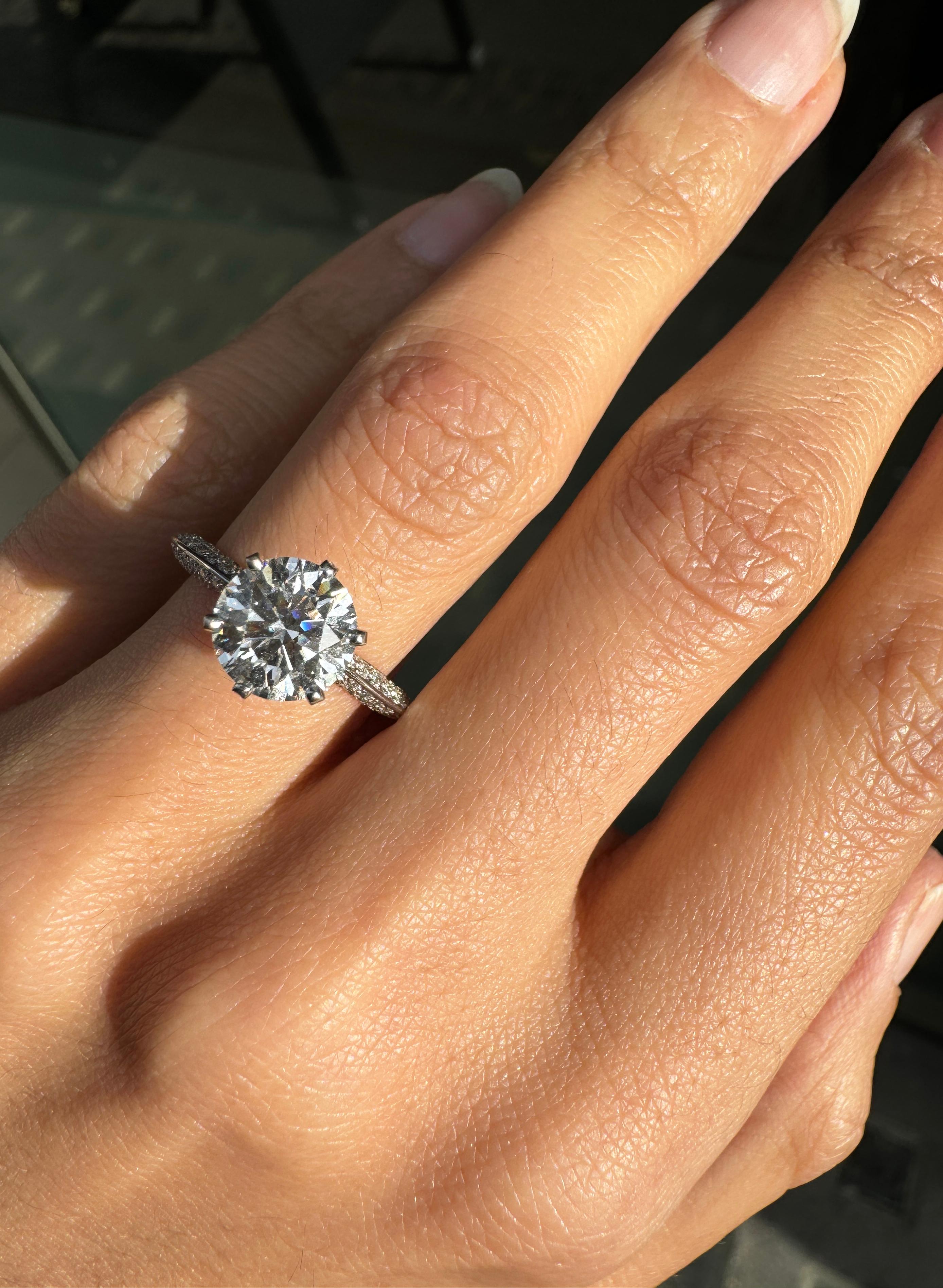 1.91ct F VVS2 Diamond Tiffany & Co. Pavé Setting Platinum Engagement Ring In Excellent Condition For Sale In London, GB