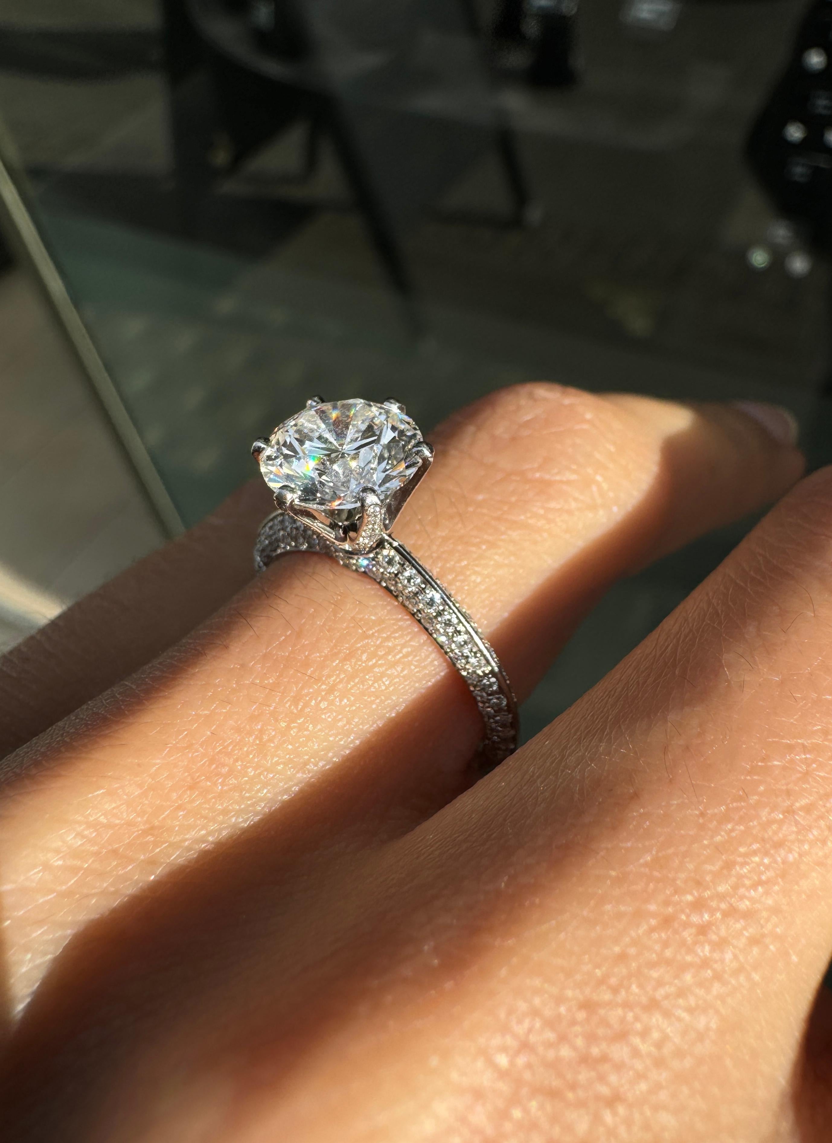 1.91ct F VVS2 Diamond Tiffany & Co. Pavé Setting Platinum Engagement Ring For Sale 1