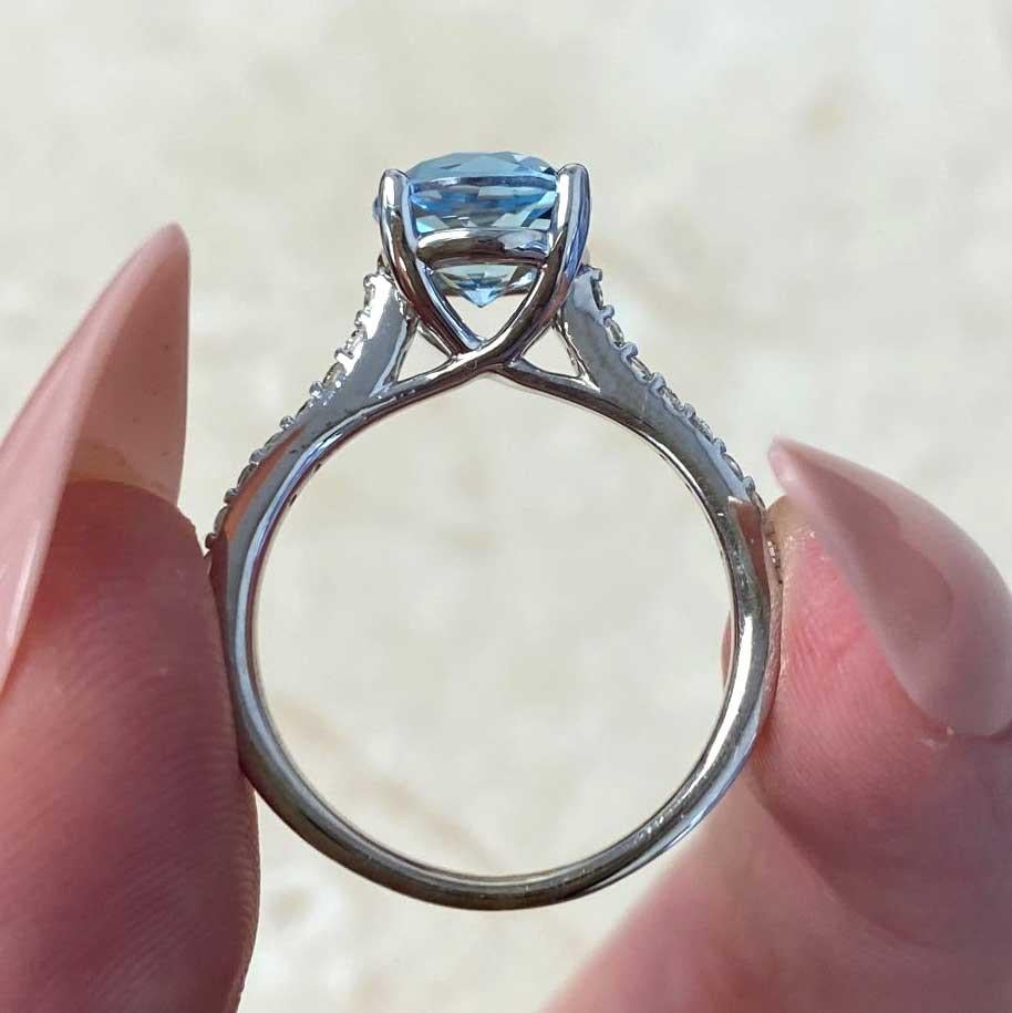 1.91ct Round Cut Aquamarine Engagement Ring, 18k White Gold For Sale 6