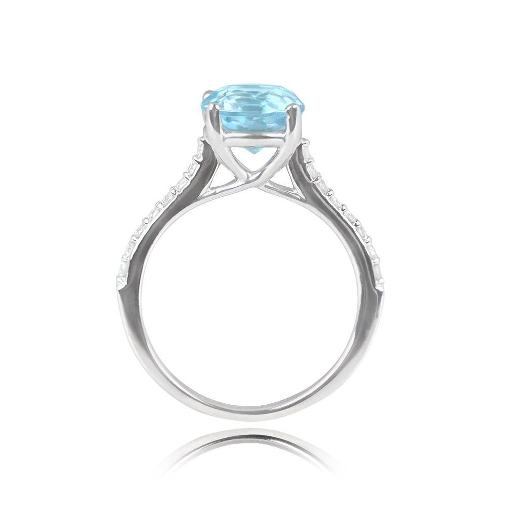1.91ct Round Cut Aquamarine Engagement Ring, 18k White Gold In Excellent Condition For Sale In New York, NY