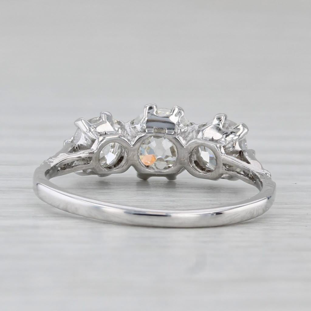 Taille vieille Europe 1.91ctw Diamond Round 3-Stone 14k White Gold Size 6.25 Engagement en vente