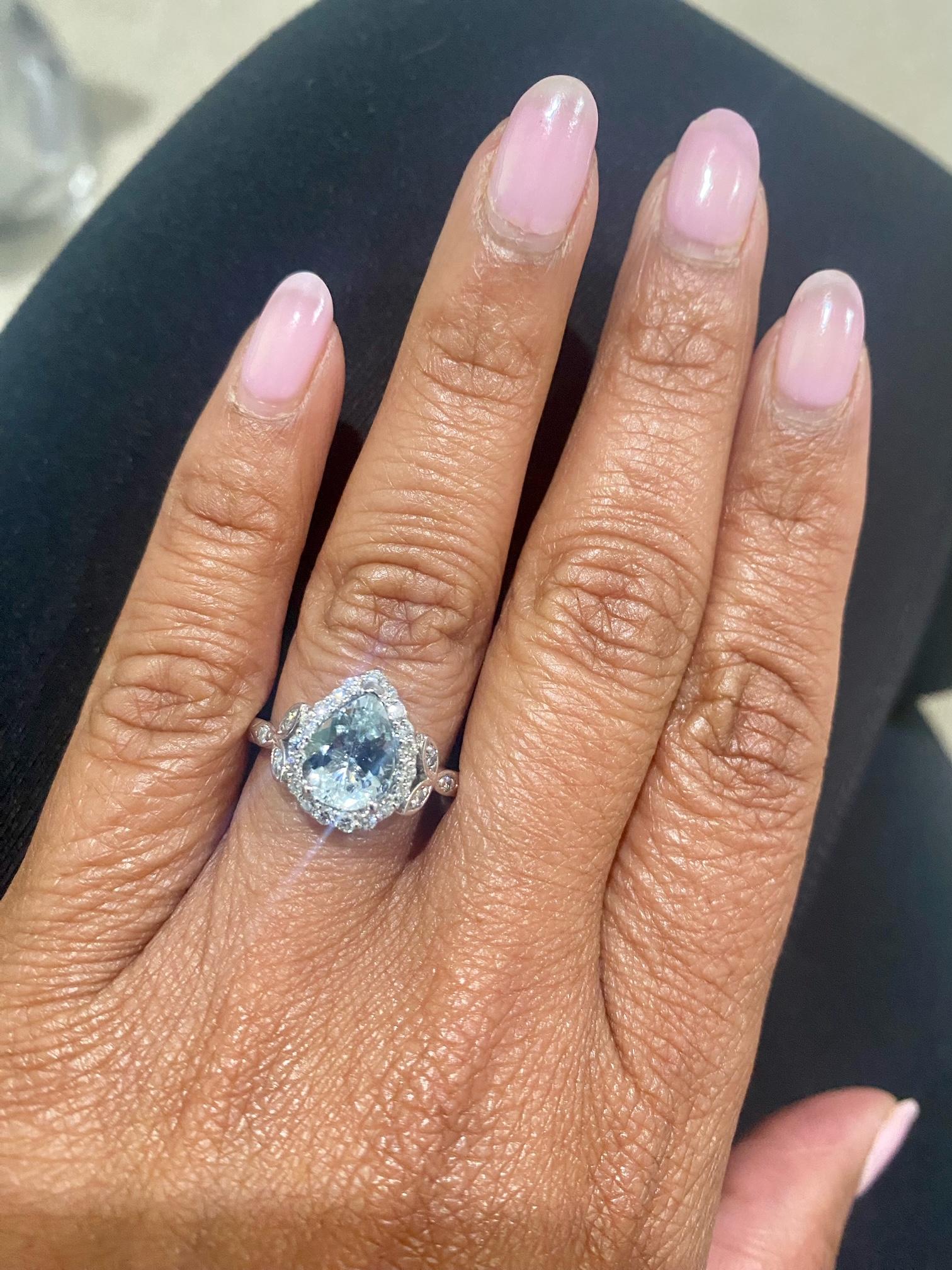 Donna Anello di fidanzamento in oro bianco con diamante acquamarina da 1,92 carati in vendita