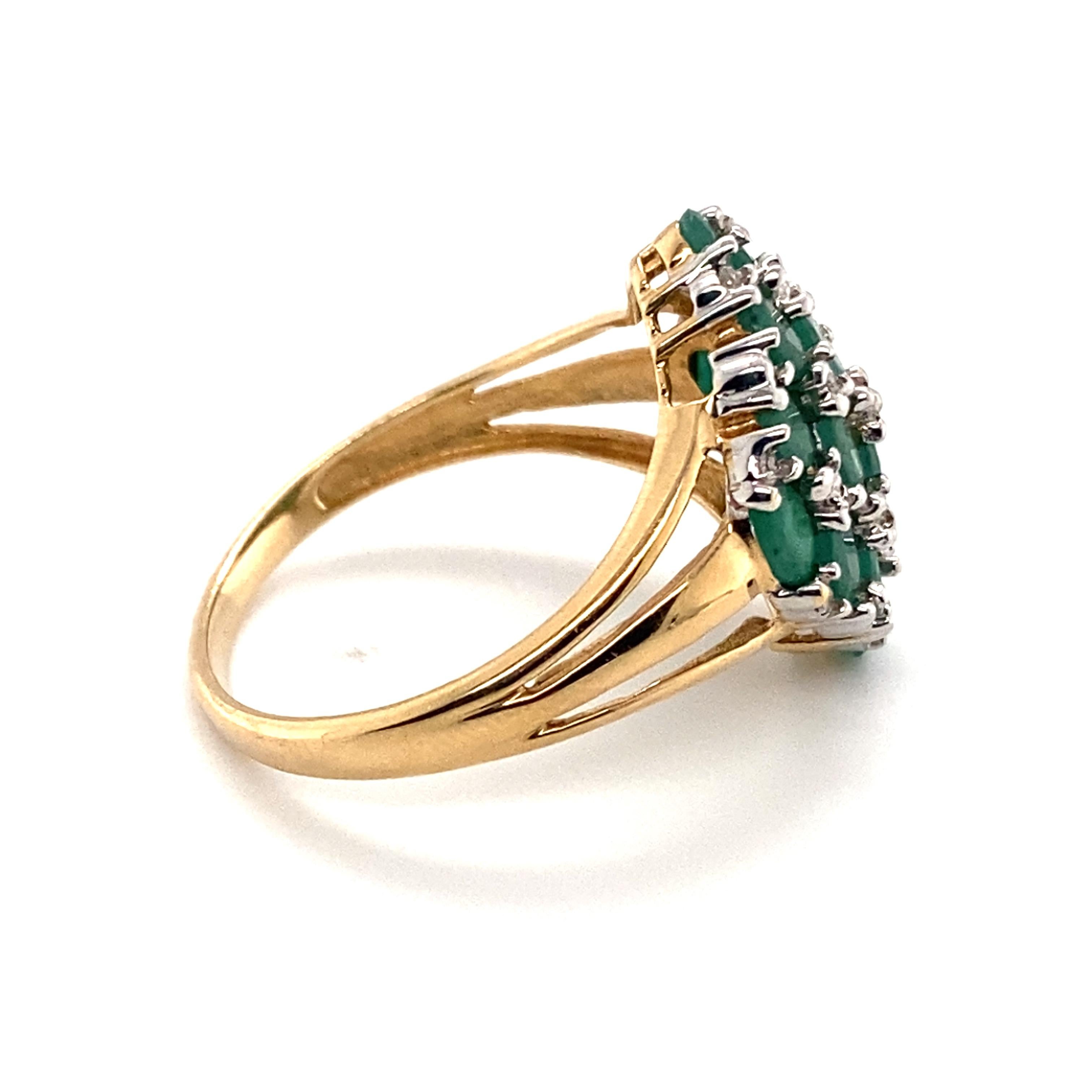 1,92 Karat Smaragd- und Diamant-Ring aus 14 Karat Gelbgold (Retro) im Angebot