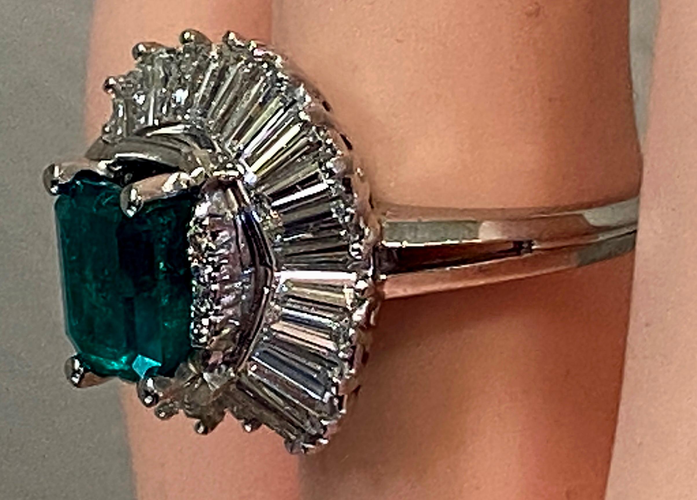 1.92 Carat Emerald and Diamond Ring in Platinum For Sale 2