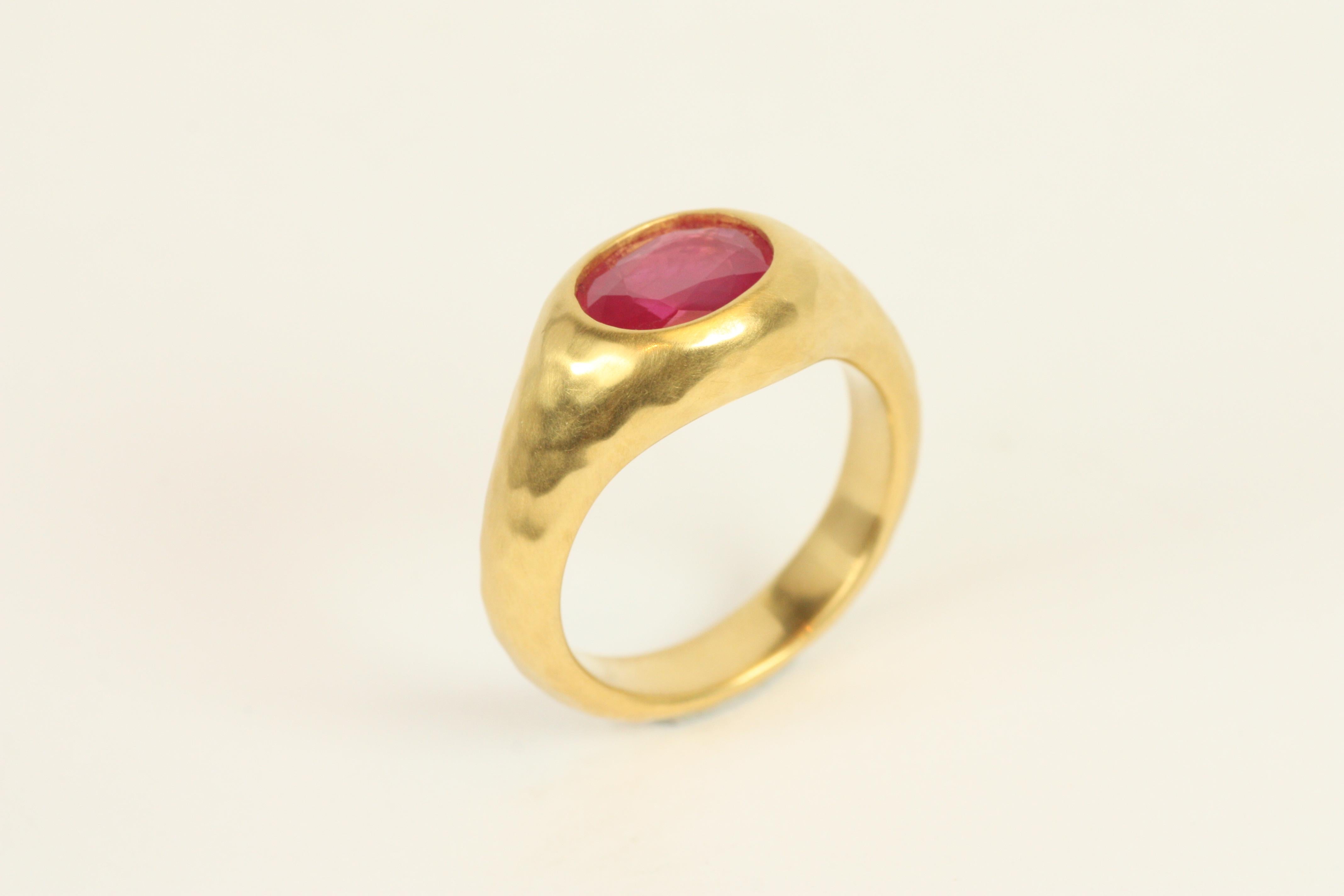 1.92 Carat Faceted Oval Ruby Gypsy Ring in 22K Yellow Gold Handmade In New Condition For Sale In Santa Monica, CA