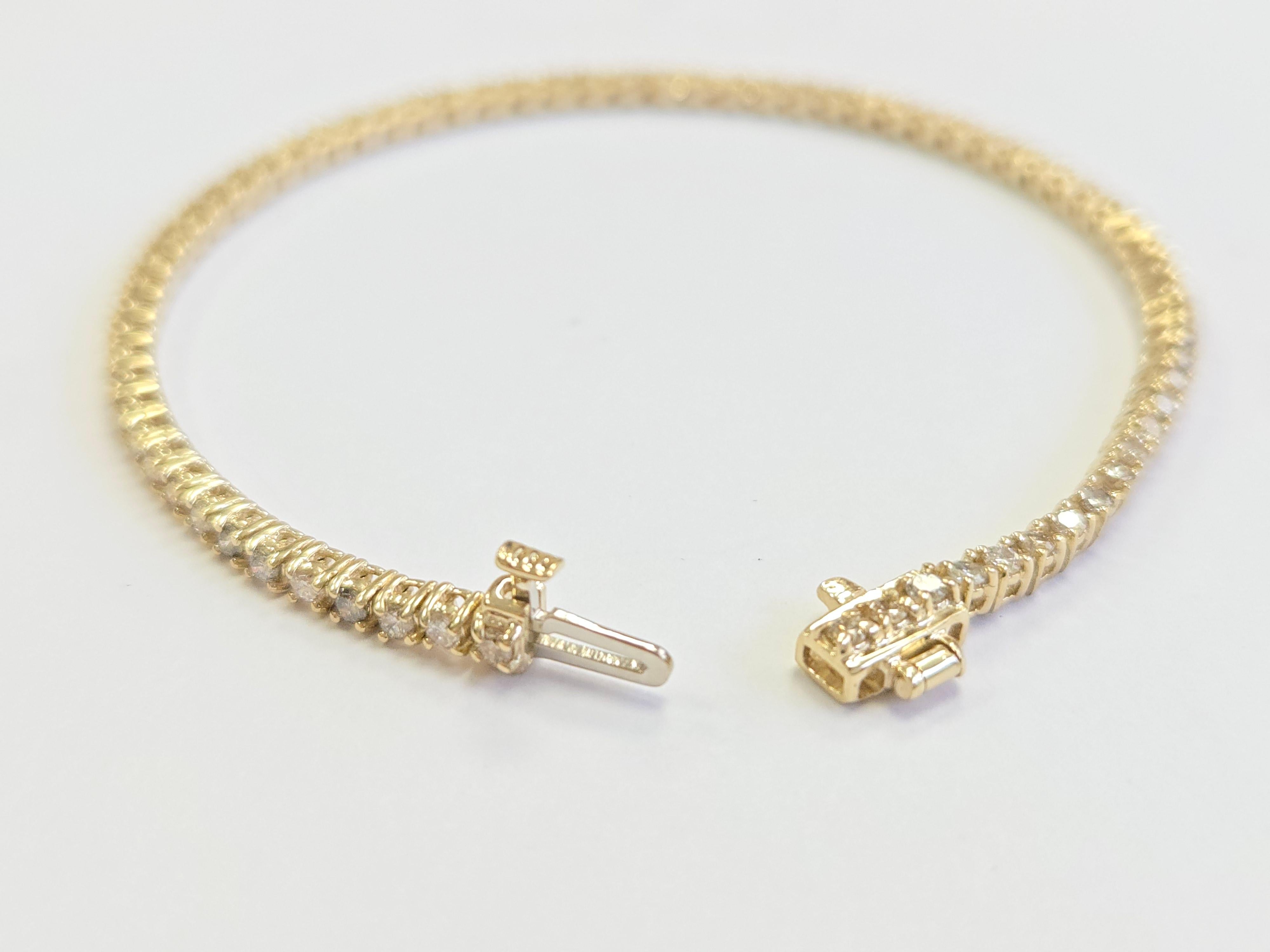 Taille brillant Bracelet de tennis en or jaune 14 carats avec diamant naturel de 1,92 carat en vente