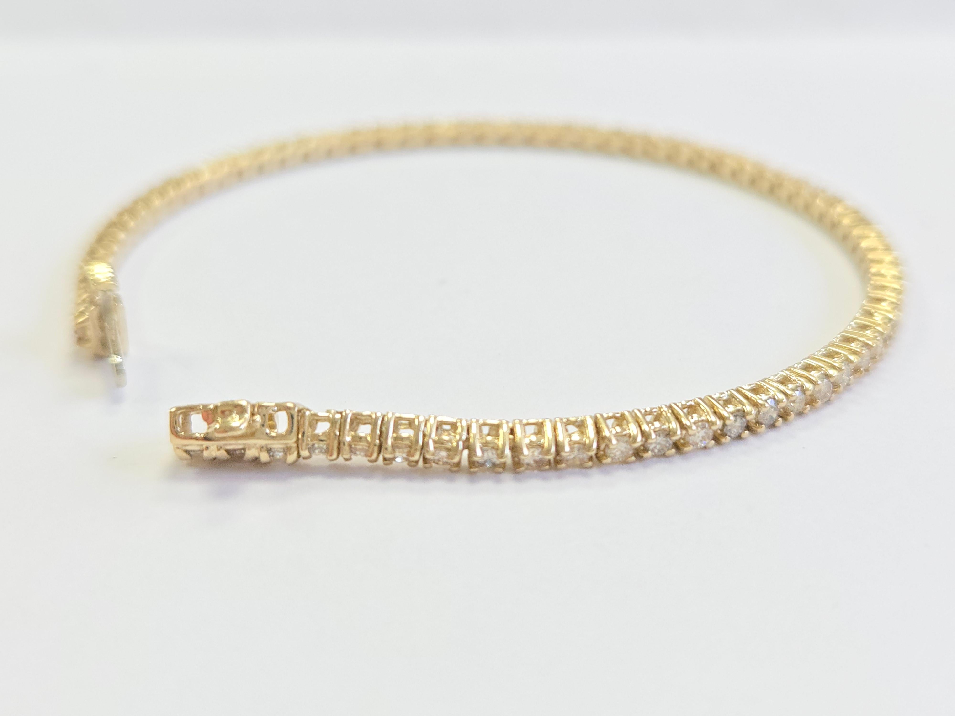 Bracelet de tennis en or jaune 14 carats avec diamant naturel de 1,92 carat Neuf - En vente à Great Neck Plaza, NY