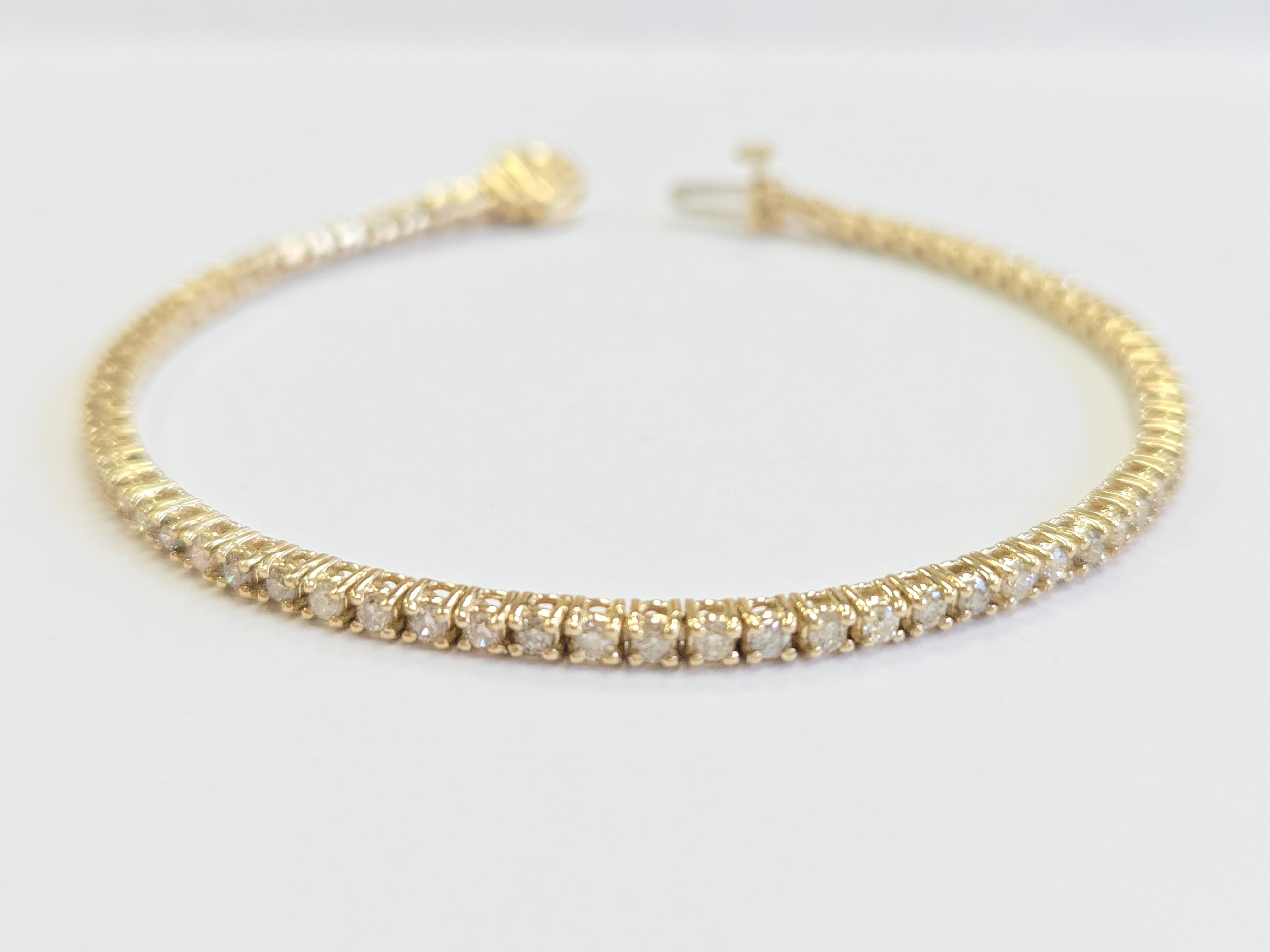 Bracelet de tennis en or jaune 14 carats avec diamant naturel de 1,92 carat en vente 1