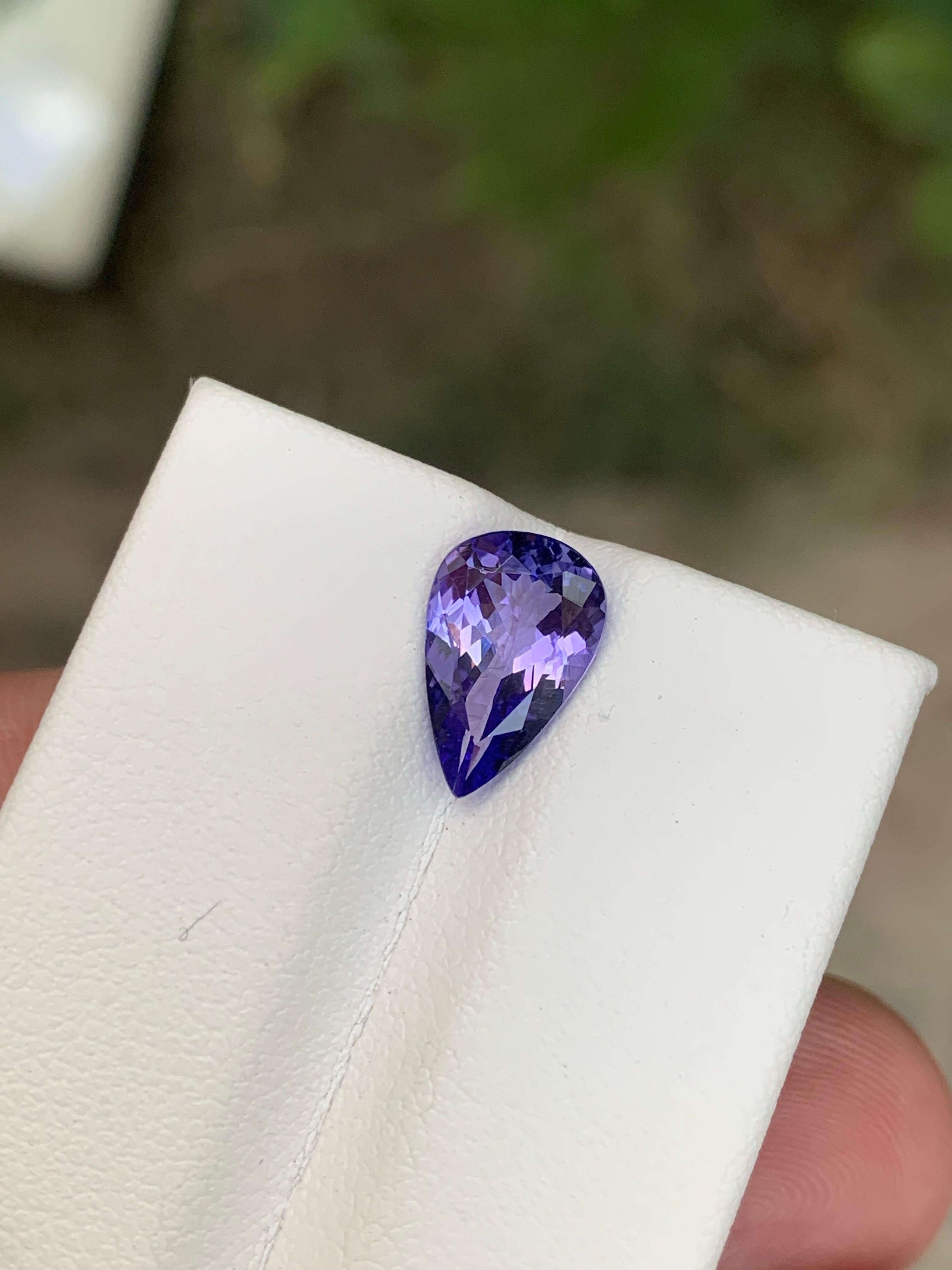 1.92 Carat Natural Loose Tanzanite Pear Shape Gemstone From Tanzania im Zustand „Neu“ im Angebot in Peshawar, PK