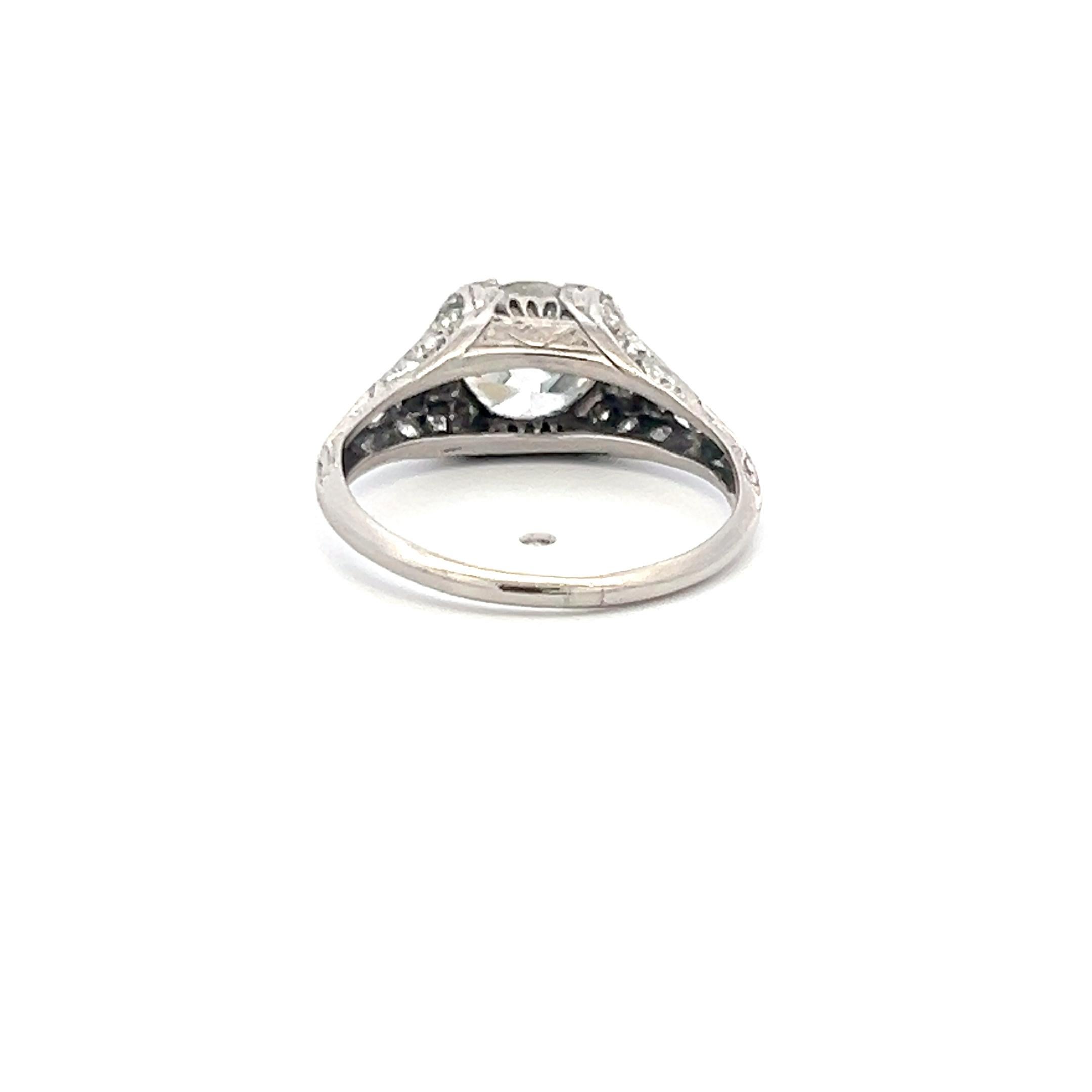 Título:
Anillo Art Decó de Platino con Diamantes K-I SI1 de talla europea antigua de 1,92 quilates
Estilo:
Art Déco
Metal:
Platino
Gema 1:
Diamante de 1,56 quilates
Número de piedras:
1
Color:
K
Claridad:
SI1
Forma:
Corte europeo antiguo
GIA:
DIAM